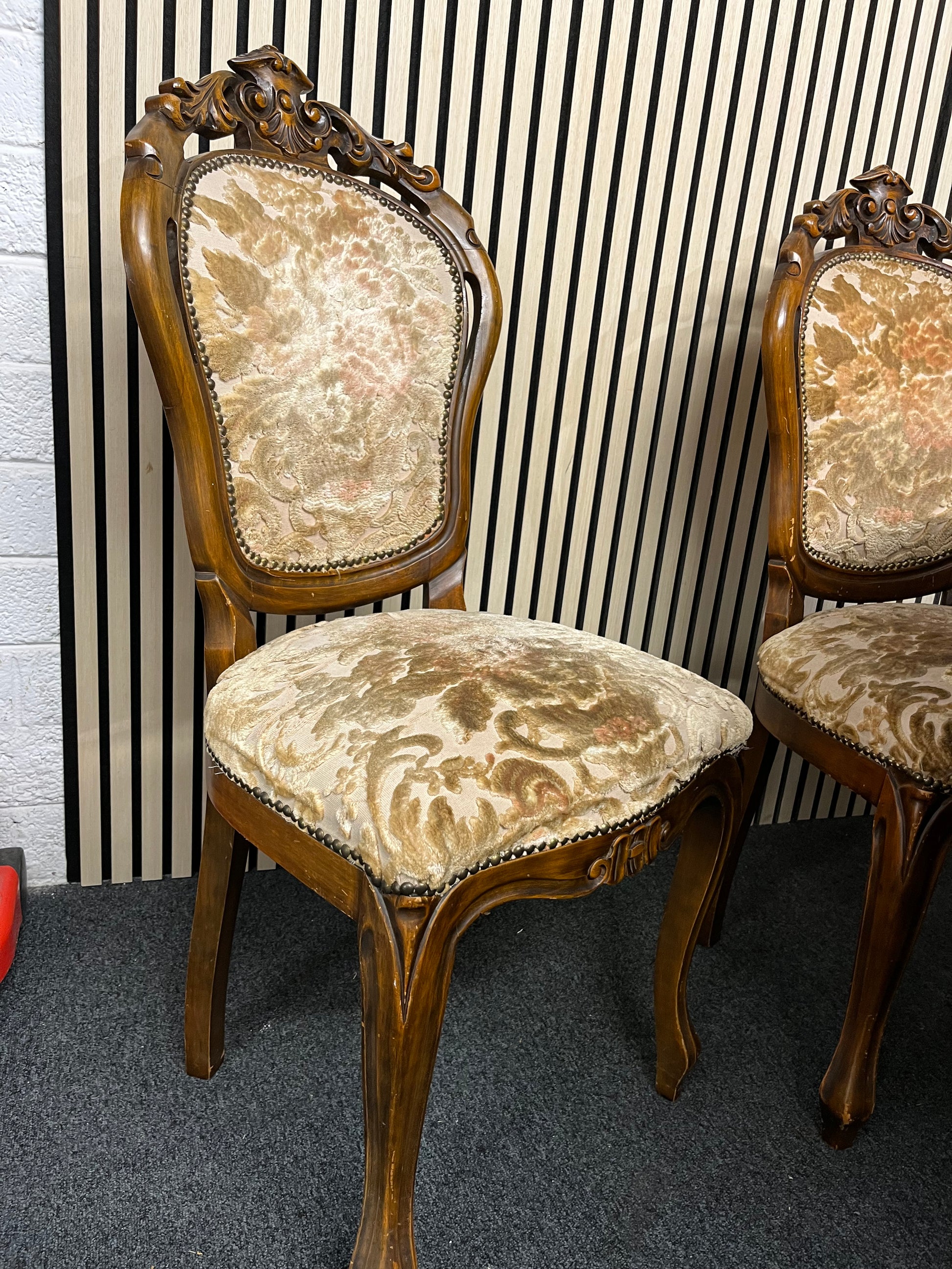 Ornate dark wood dining table with central column base 6 matching darkwood framed floral fabric seats  2325
