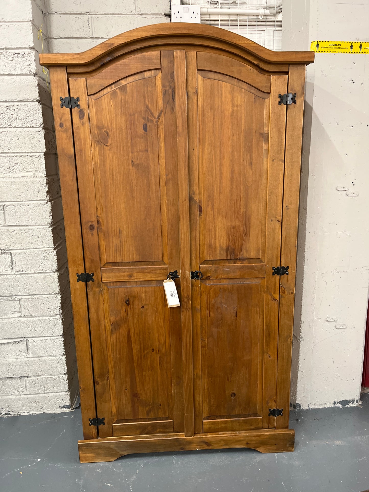 Solid pine 2 door wardrobe 2225