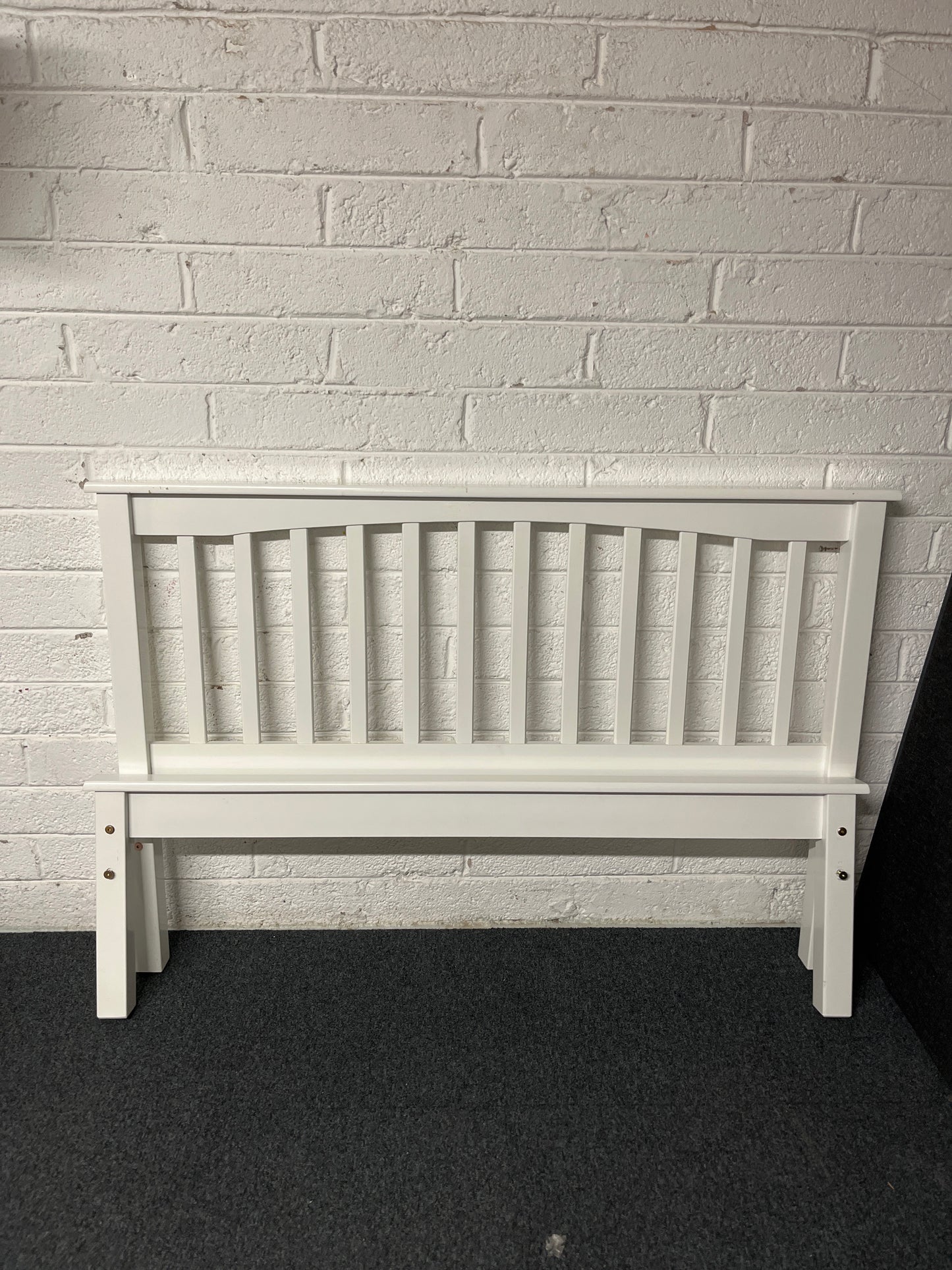 4ft 6 white laminate, metal base bed frame, high end  1225