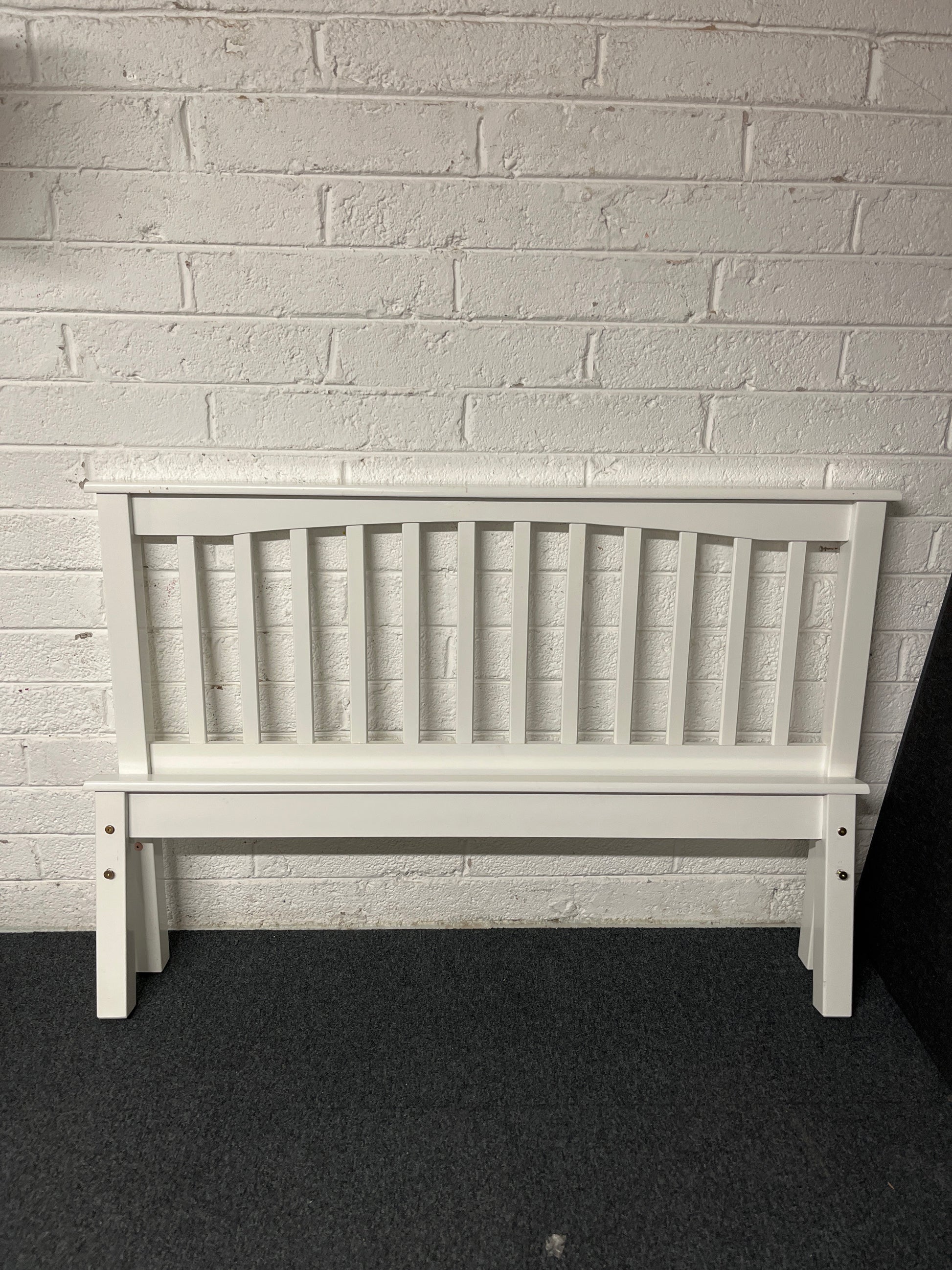 4ft 6 white laminate, metal base bed frame, high end  1225