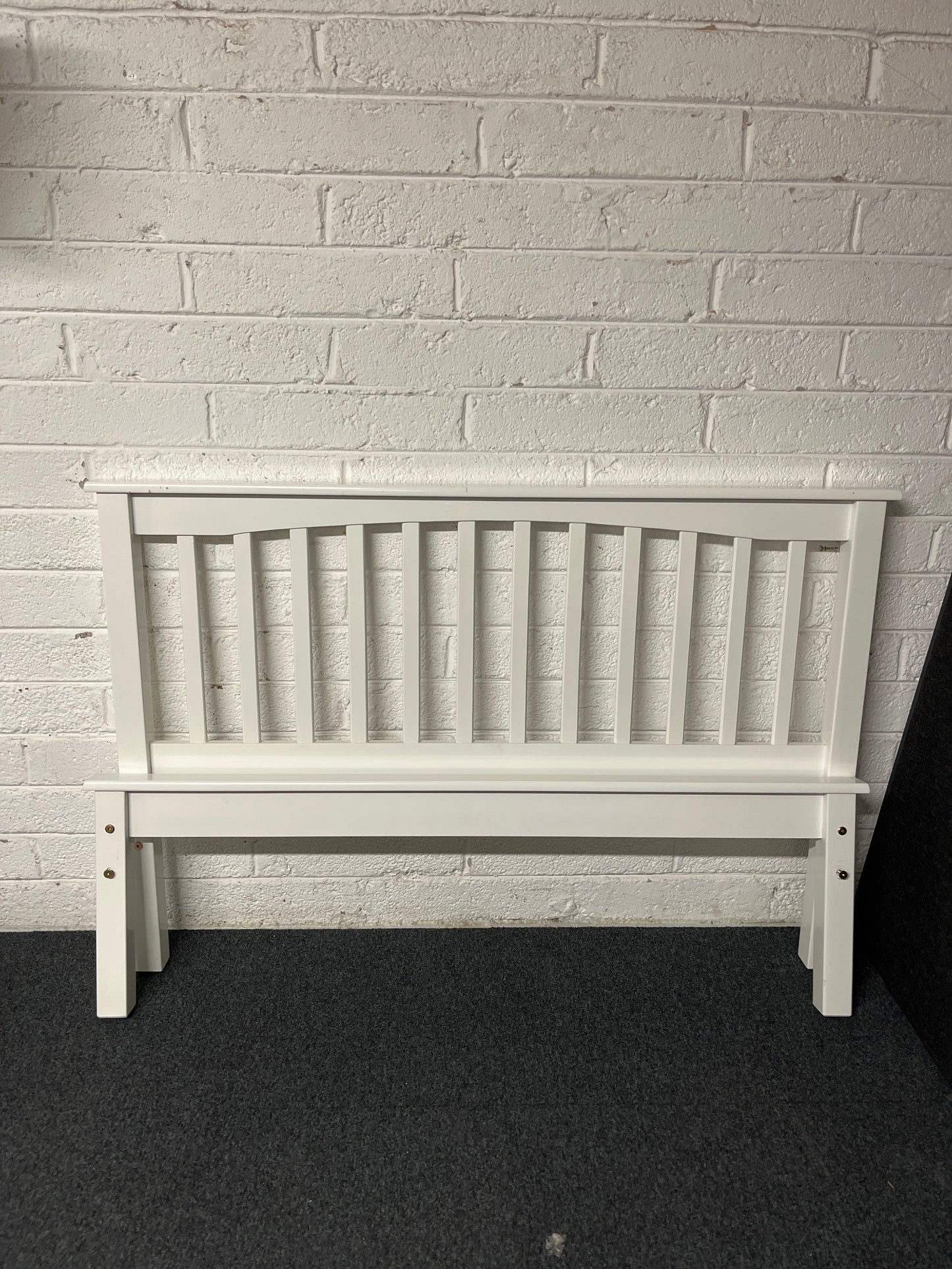 4ft 6 white laminate, metal base bed frame, high end  1225
