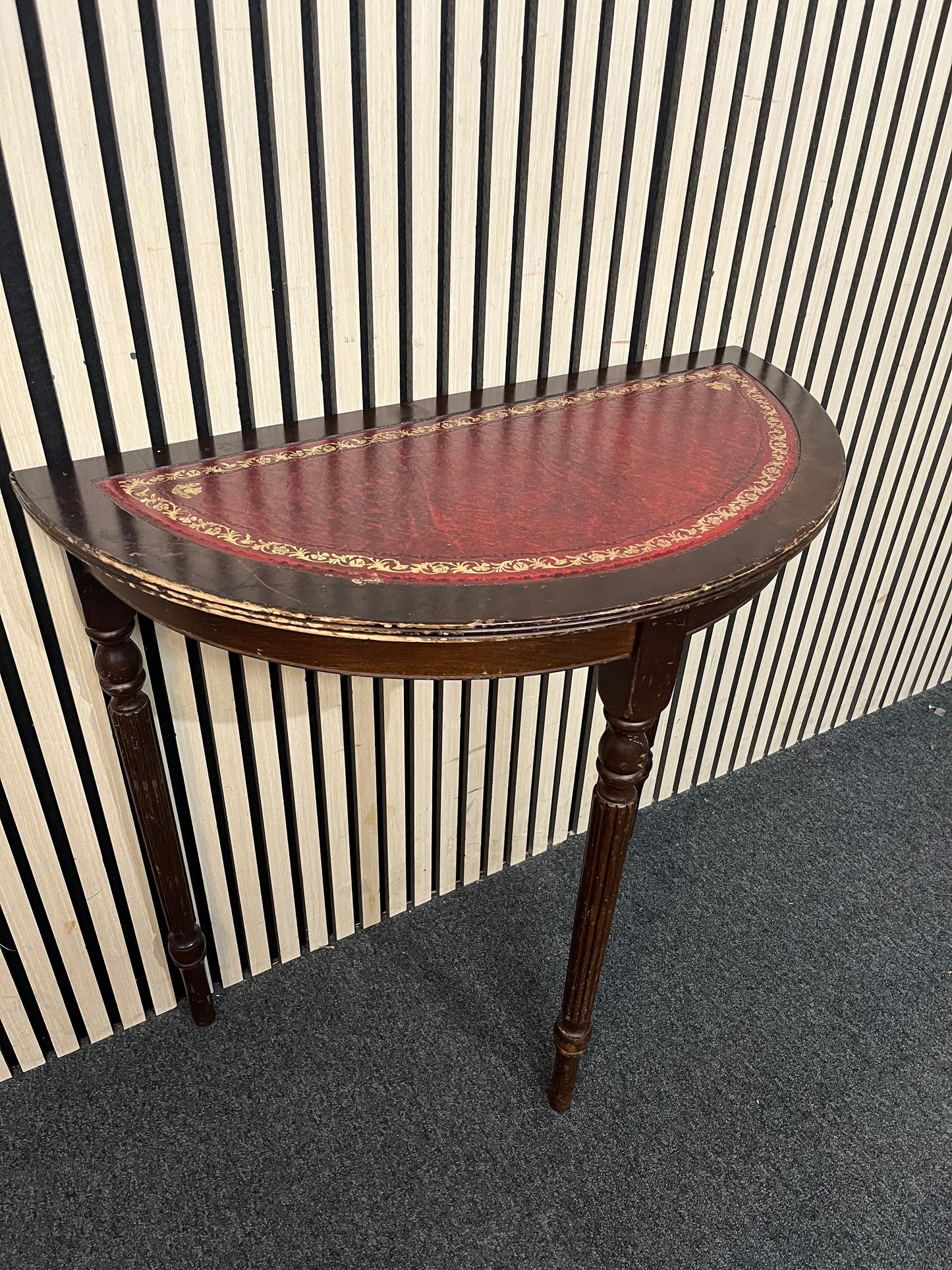 Mahogany half moon table  (H 76 x W 79 x D 40 cm) 3126