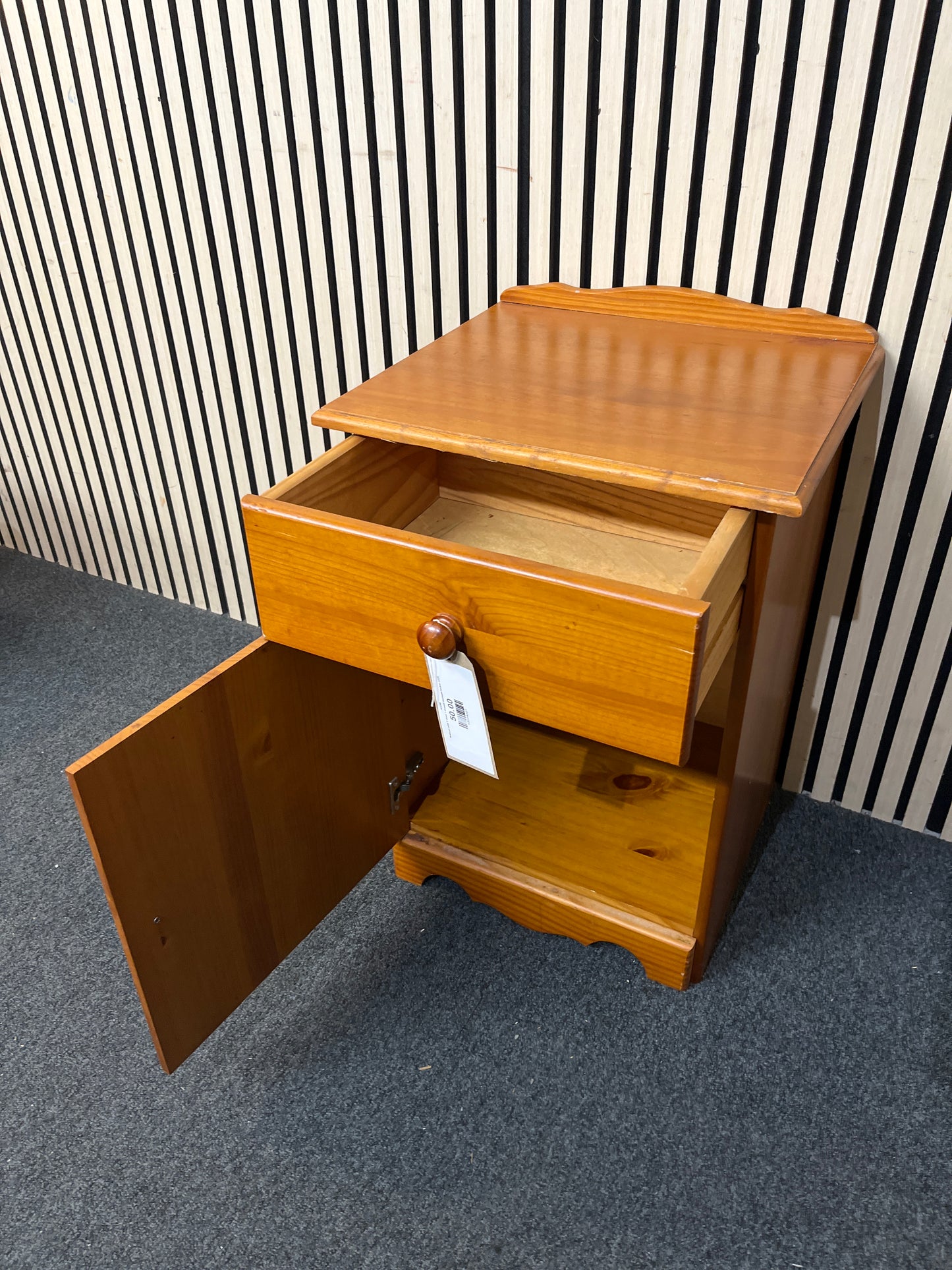 Natrual pine 1 door 1 drawer bedside locker 2226