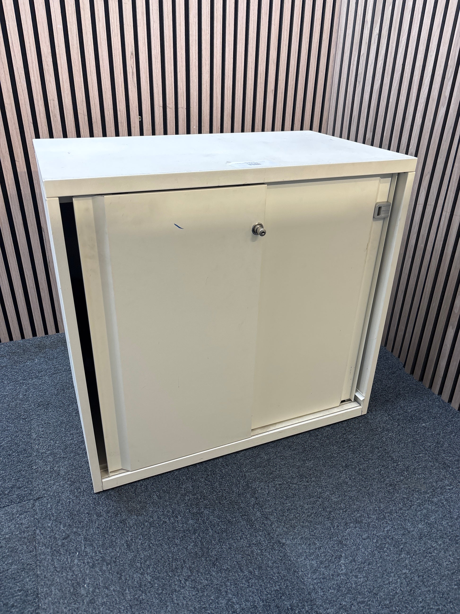 Small white laminate storage unit H 76 x W 80 x D 48 cm)