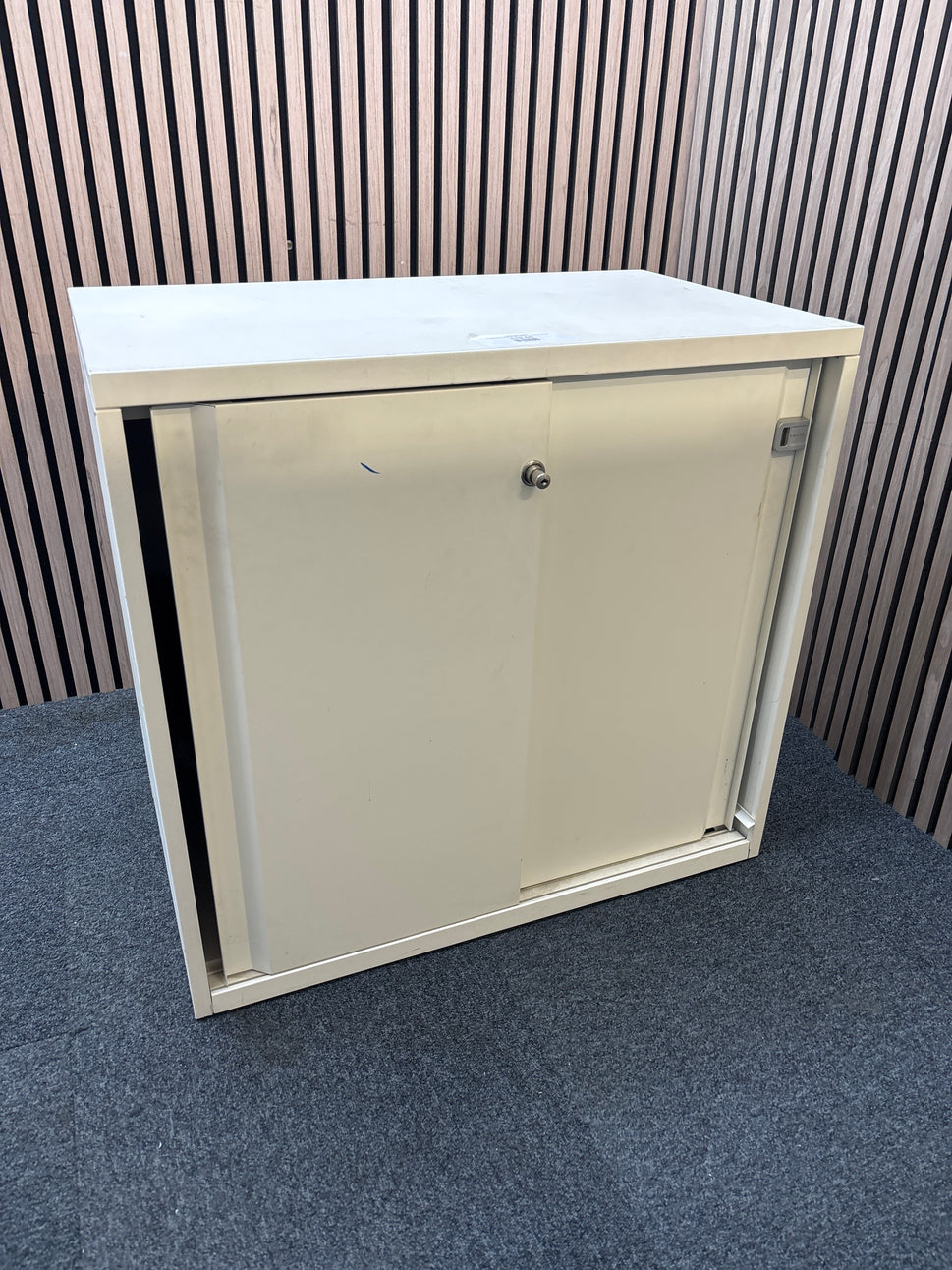 Small white laminate storage unit H 76 x W 80 x D 48 cm)