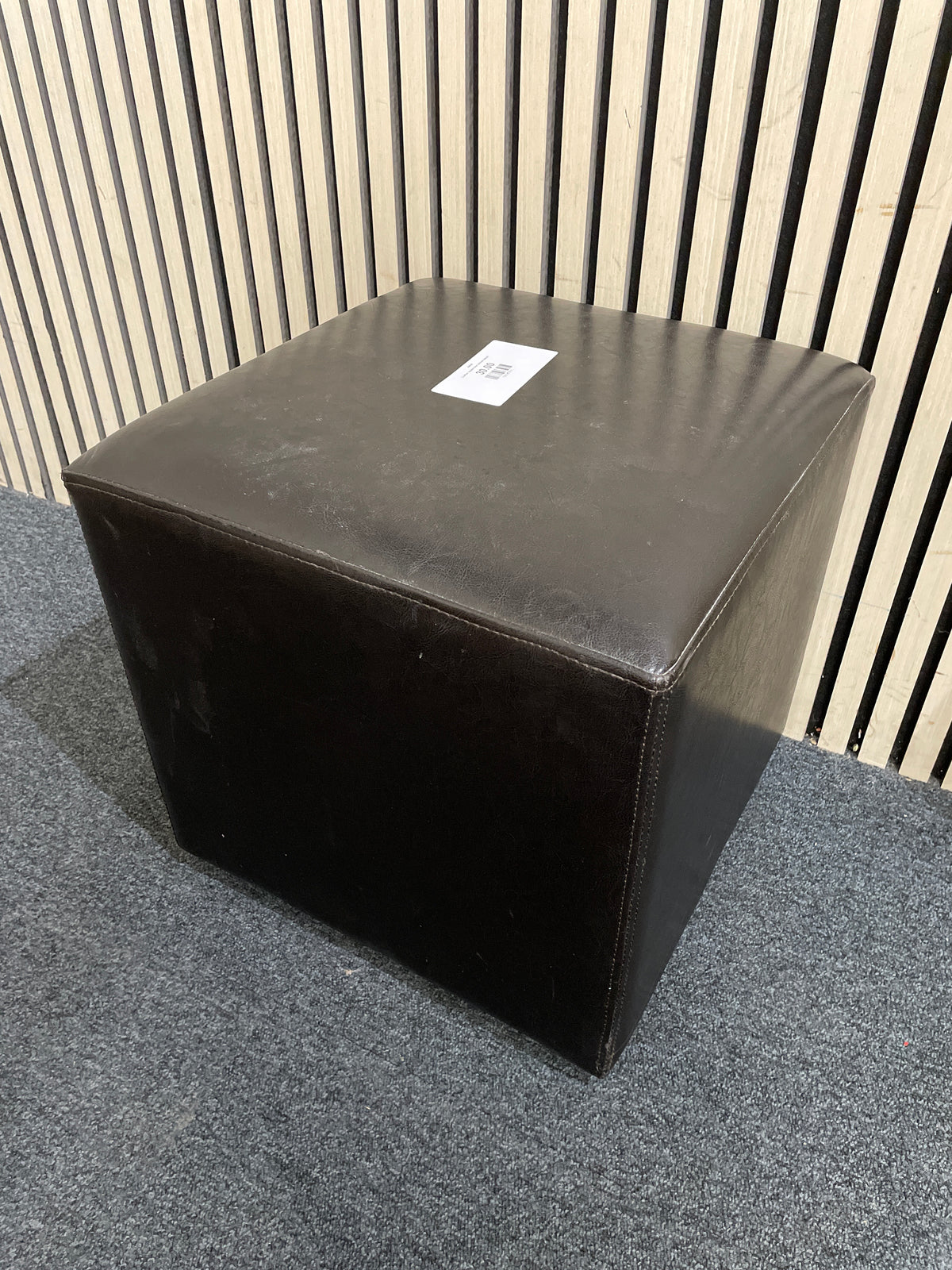 Leather square box footrest 44426
