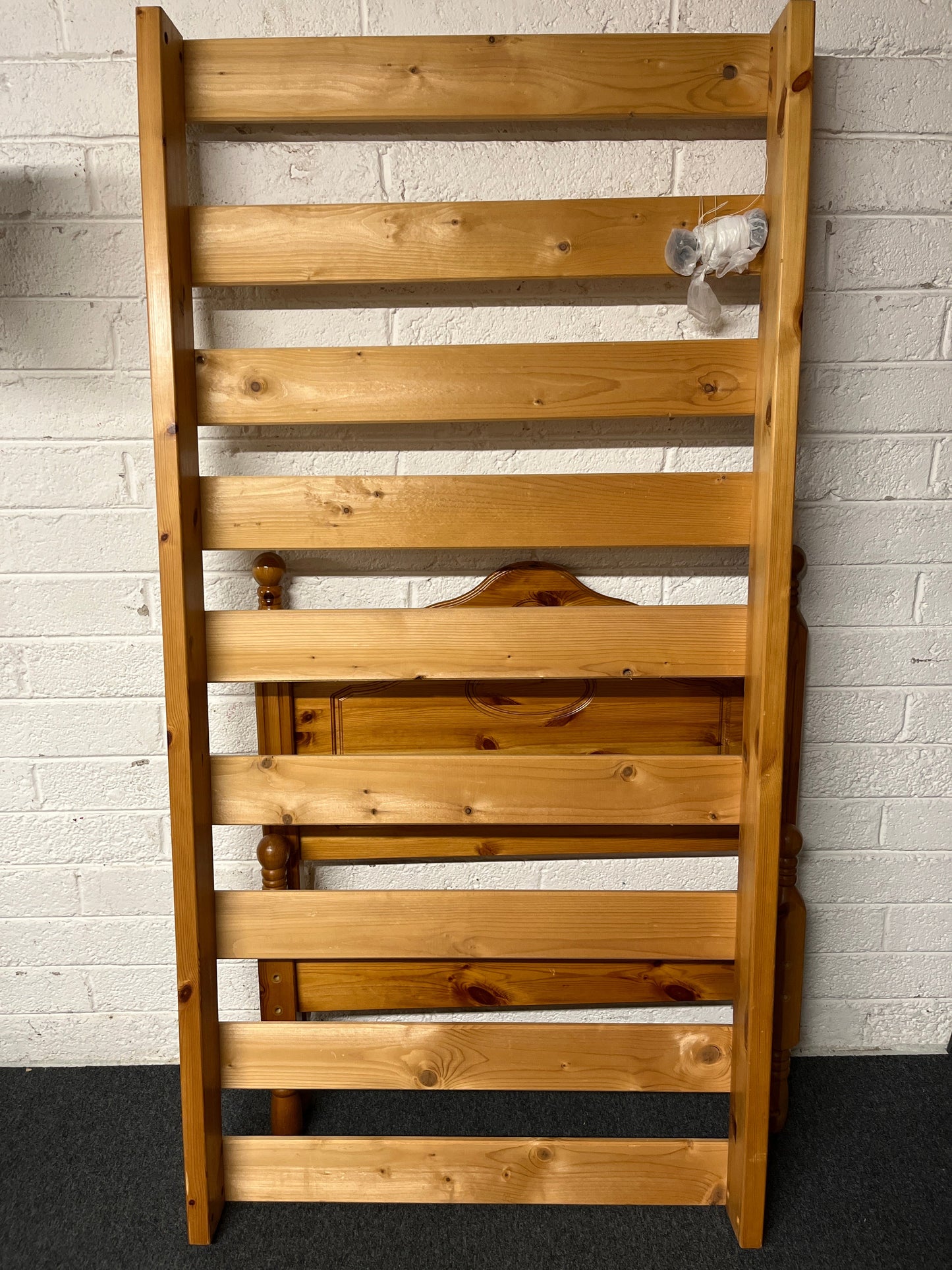 3ft high end solid pine framed bed  1225