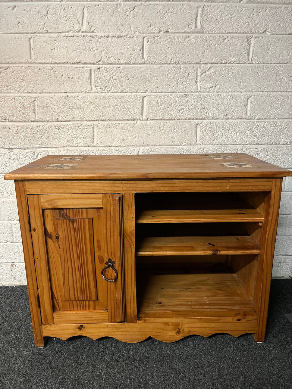 Mexican pine low 1 door TV unit (H 67 x W 92 x D 45 cm) 2225