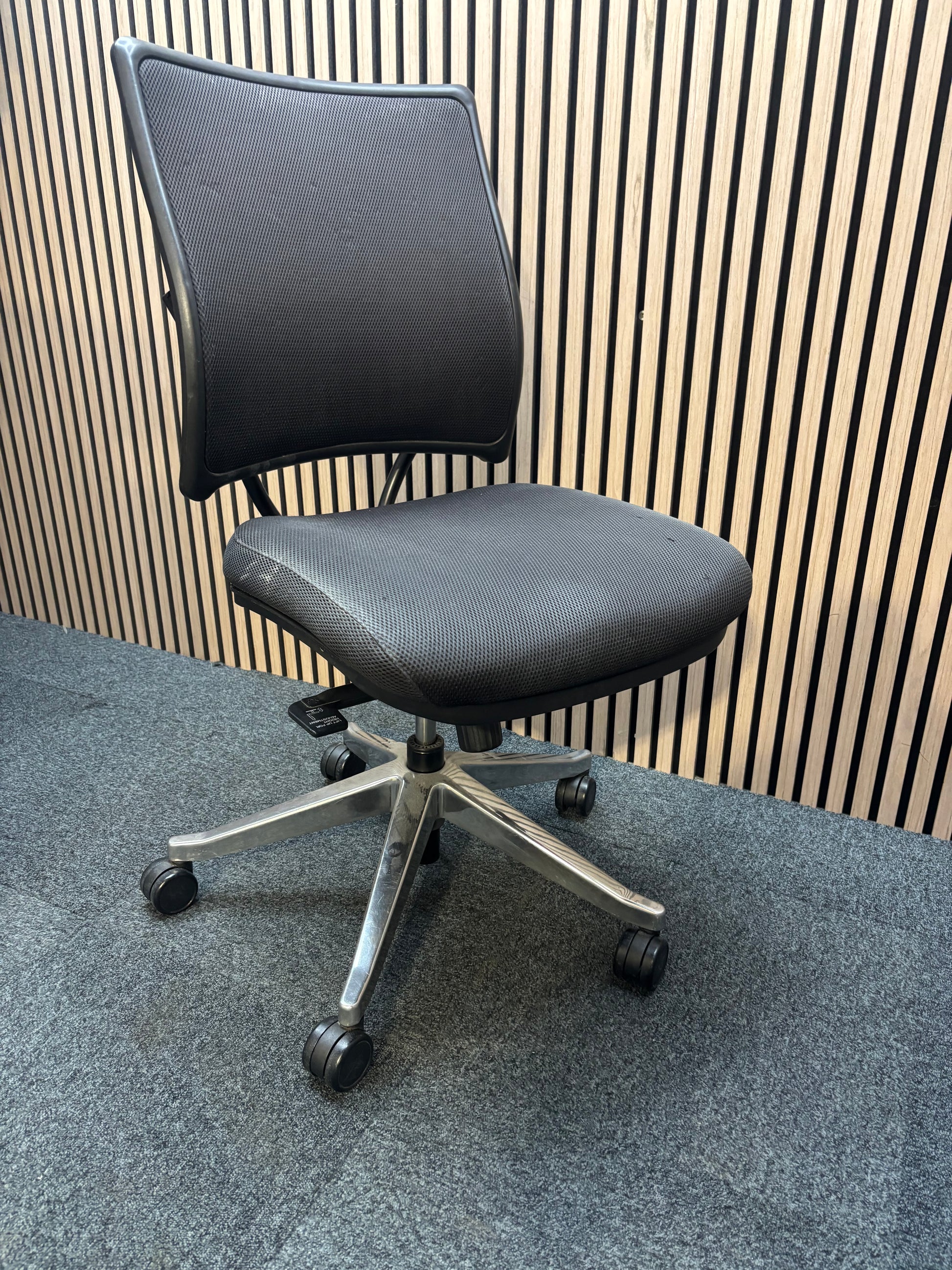 Black fabric mesh back office chair second hand