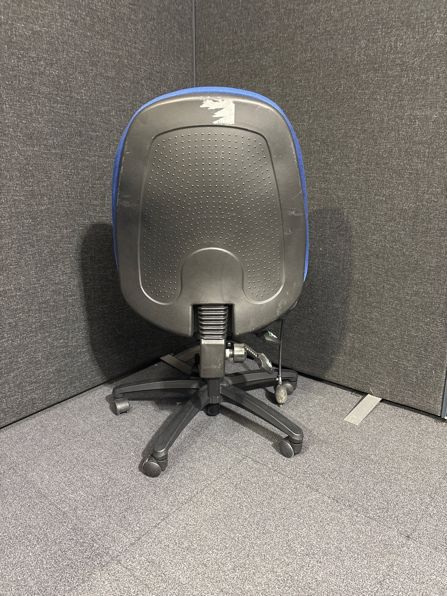 Second Hand Blue fabric swivel chair with fixed arms