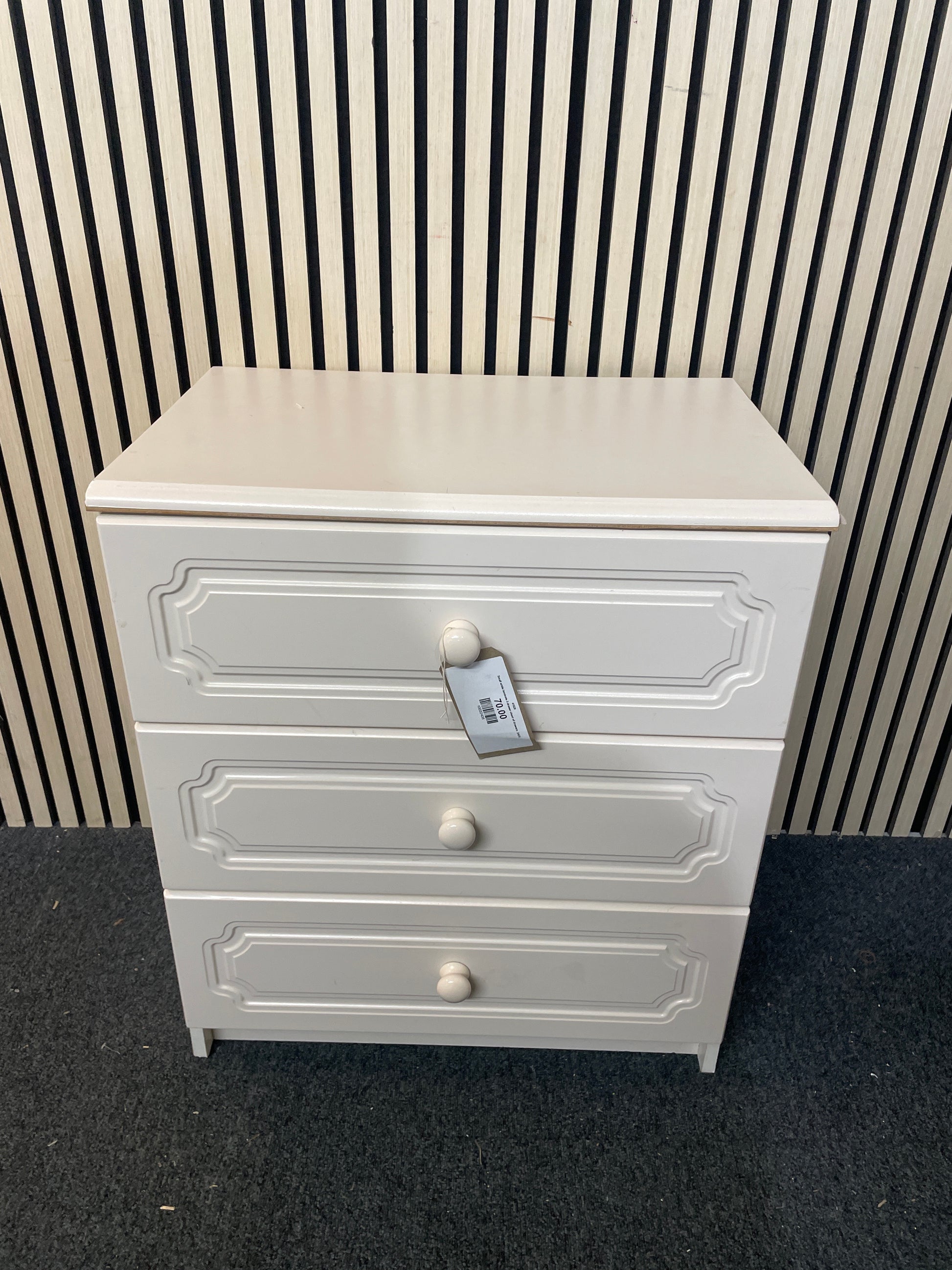 Small white laminate 3 drawer chest of drawers  2425