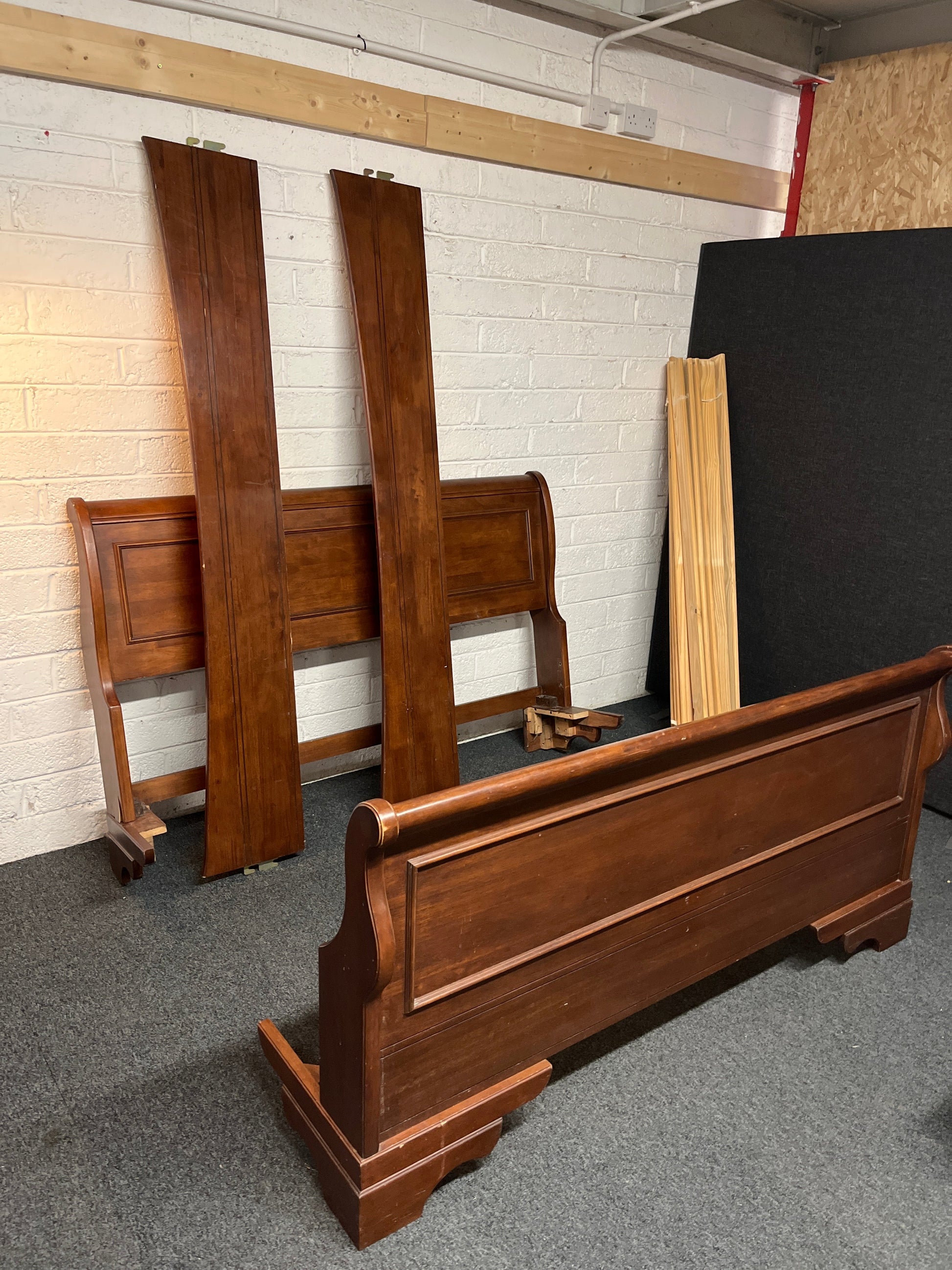 5ft Mahogany Sleigh bed frame  2225