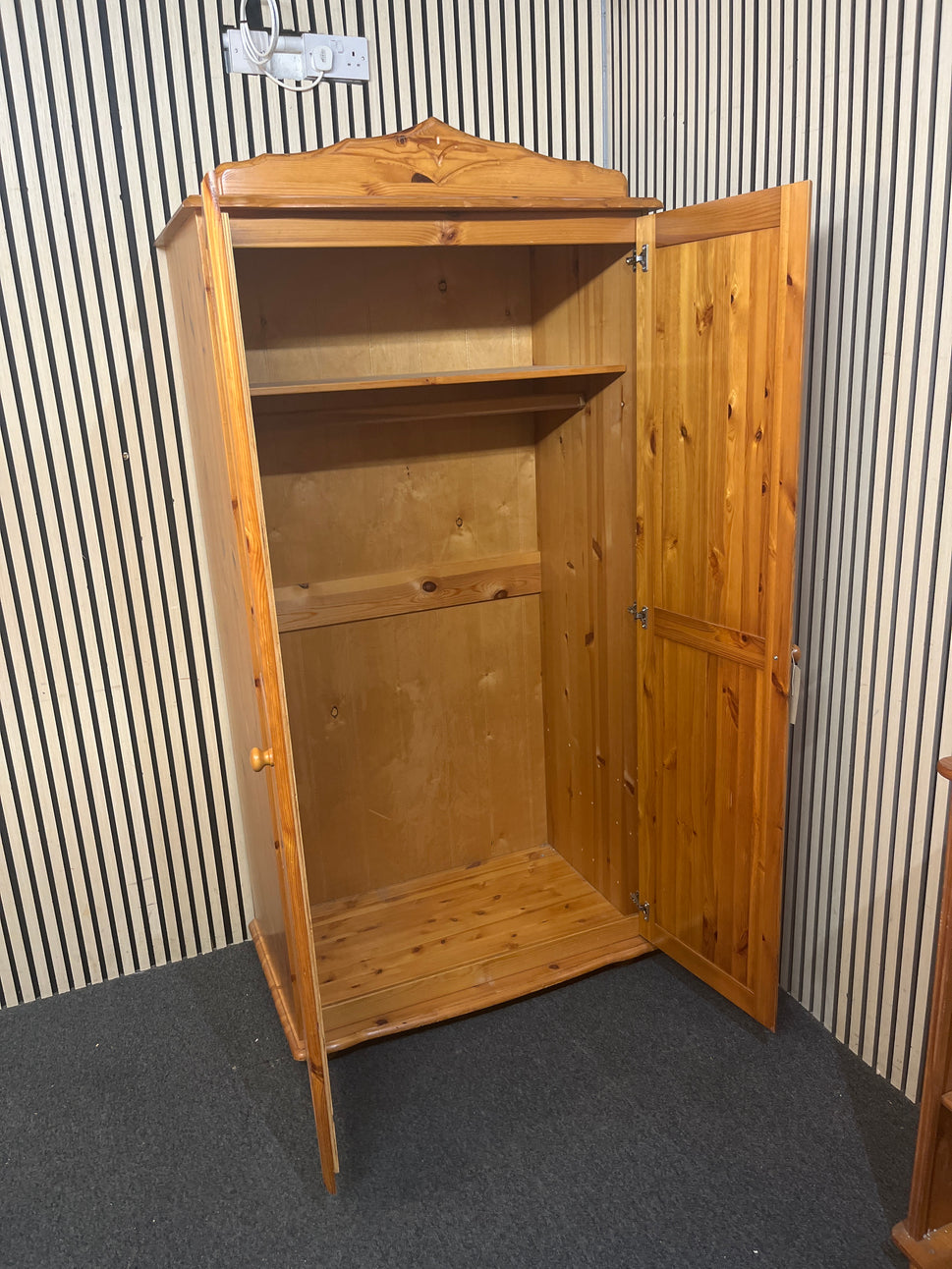 Solid Pine 2 door wardrobe (H 196 x W 95 x D 58 cm) 43750