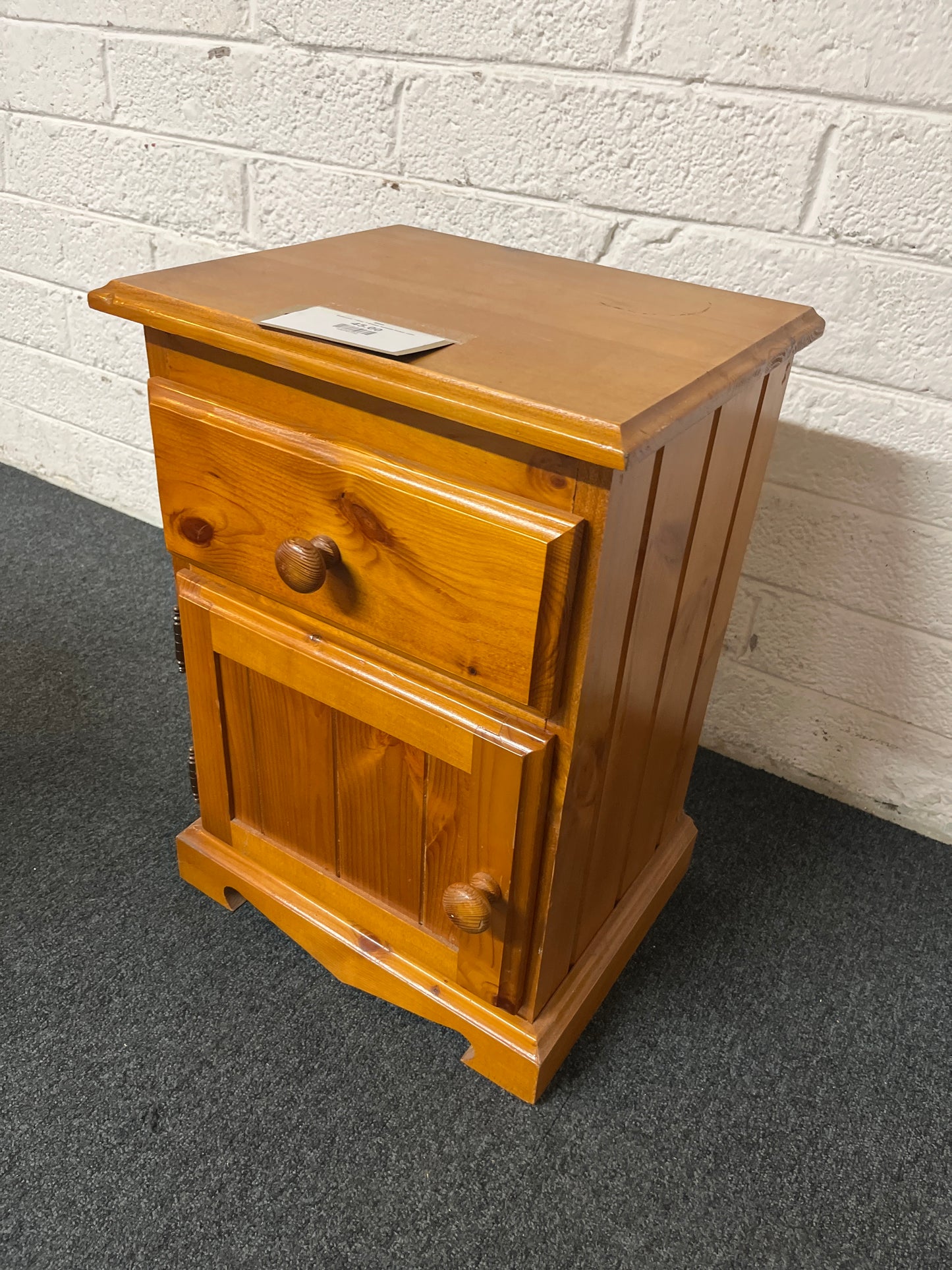Solid pine 1 door 1 drawer bedside locker 1325