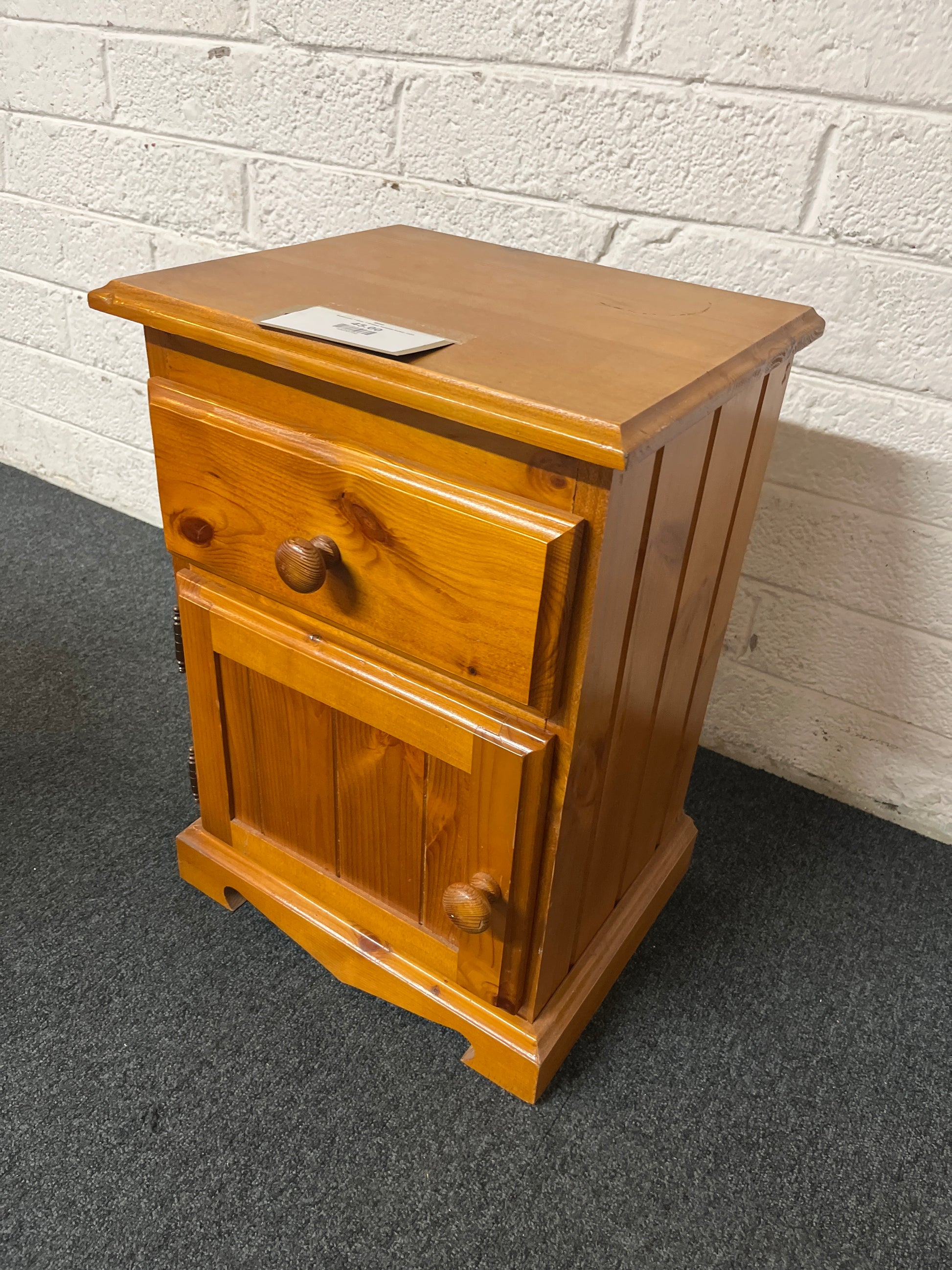 Solid pine 1 door 1 drawer bedside locker 1325