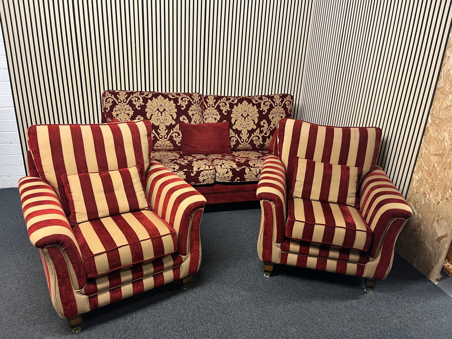 Solid wooden framed stripped and mixed floral fabric 3+1+1 sofa suite 2325