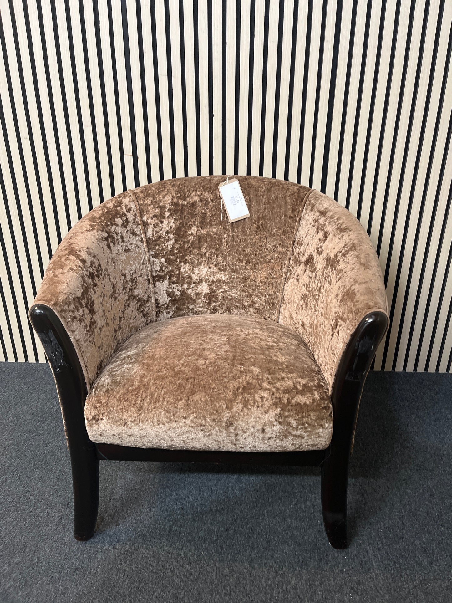 pink crushed velvet tub chair  3126
