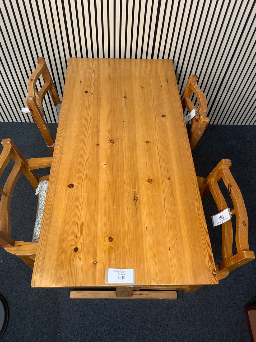 Solid pine large rectangular dining table (L 152 x W 75 cm) with matching chairs (2 carver dining chairs + 2 dining chairs) 2425