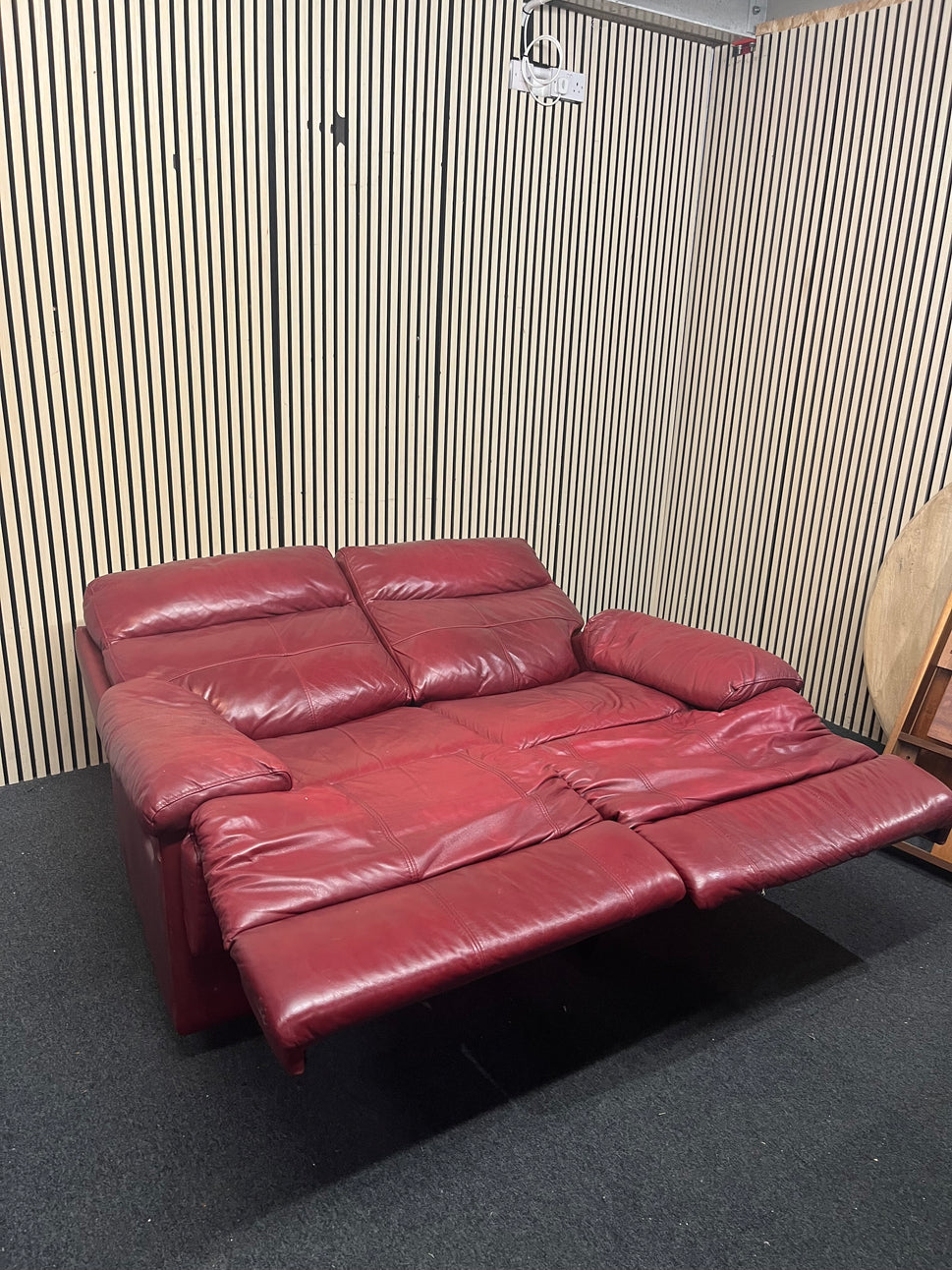 2 seater wine leather recliner sofa 43408