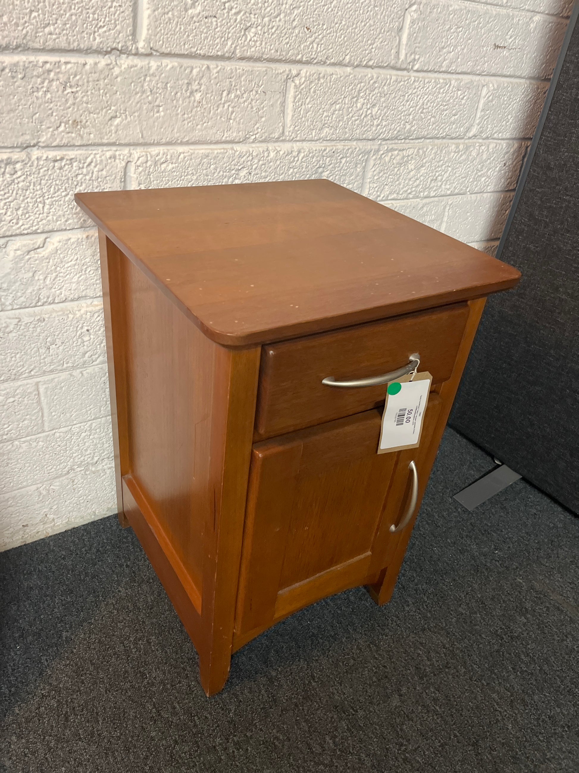 Solid hardwood 1 door 1 drawer bedside locker (430Wx440Dx660H) 2225