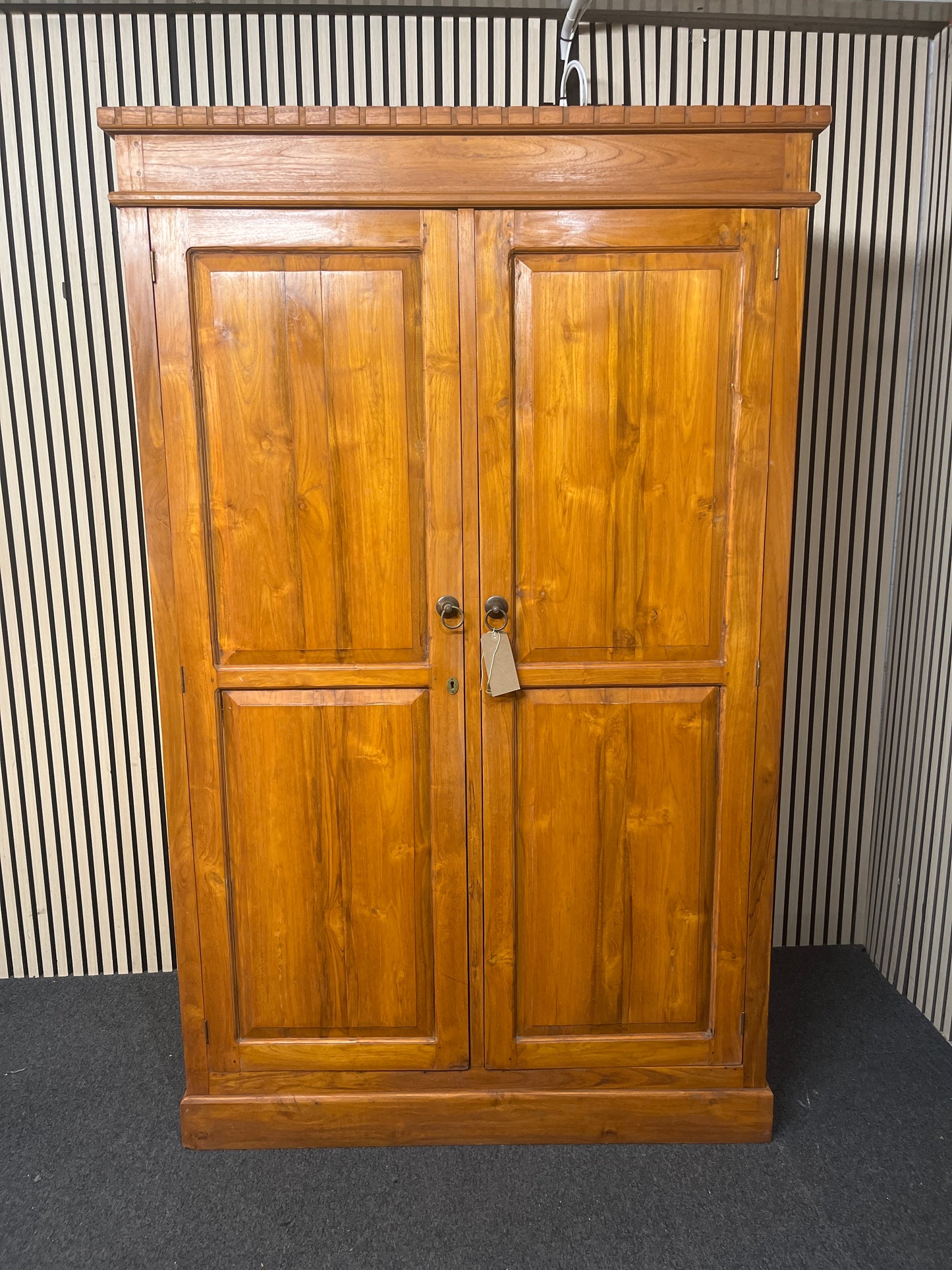 Tall natural solid pine ornate 2 door wardrobe (H 200 x W 125 x D 57 cm) 43925