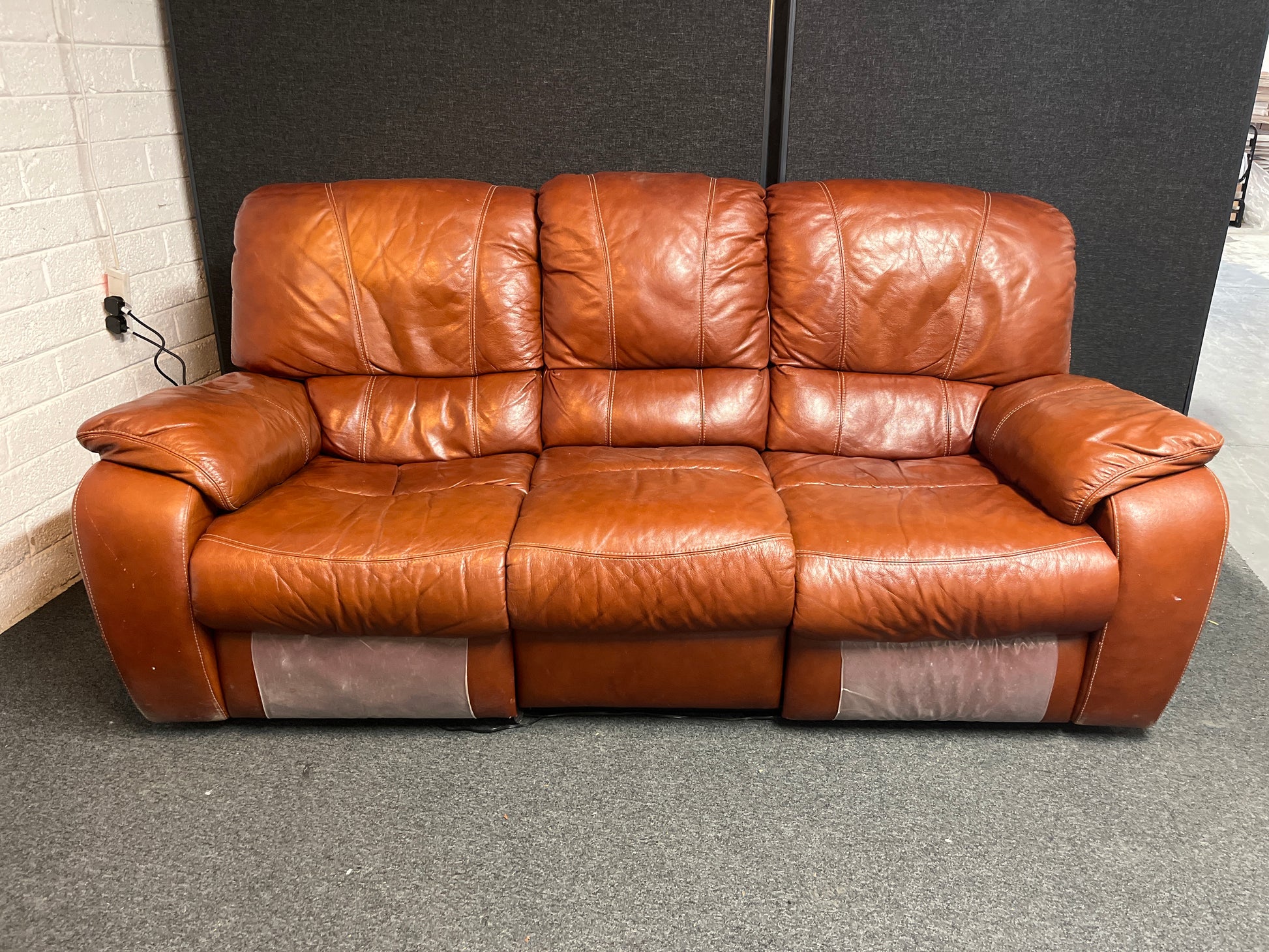 Large 3 seater tan leather ELECTRIC recliner sofa 2060Wx900Dx850H 2225