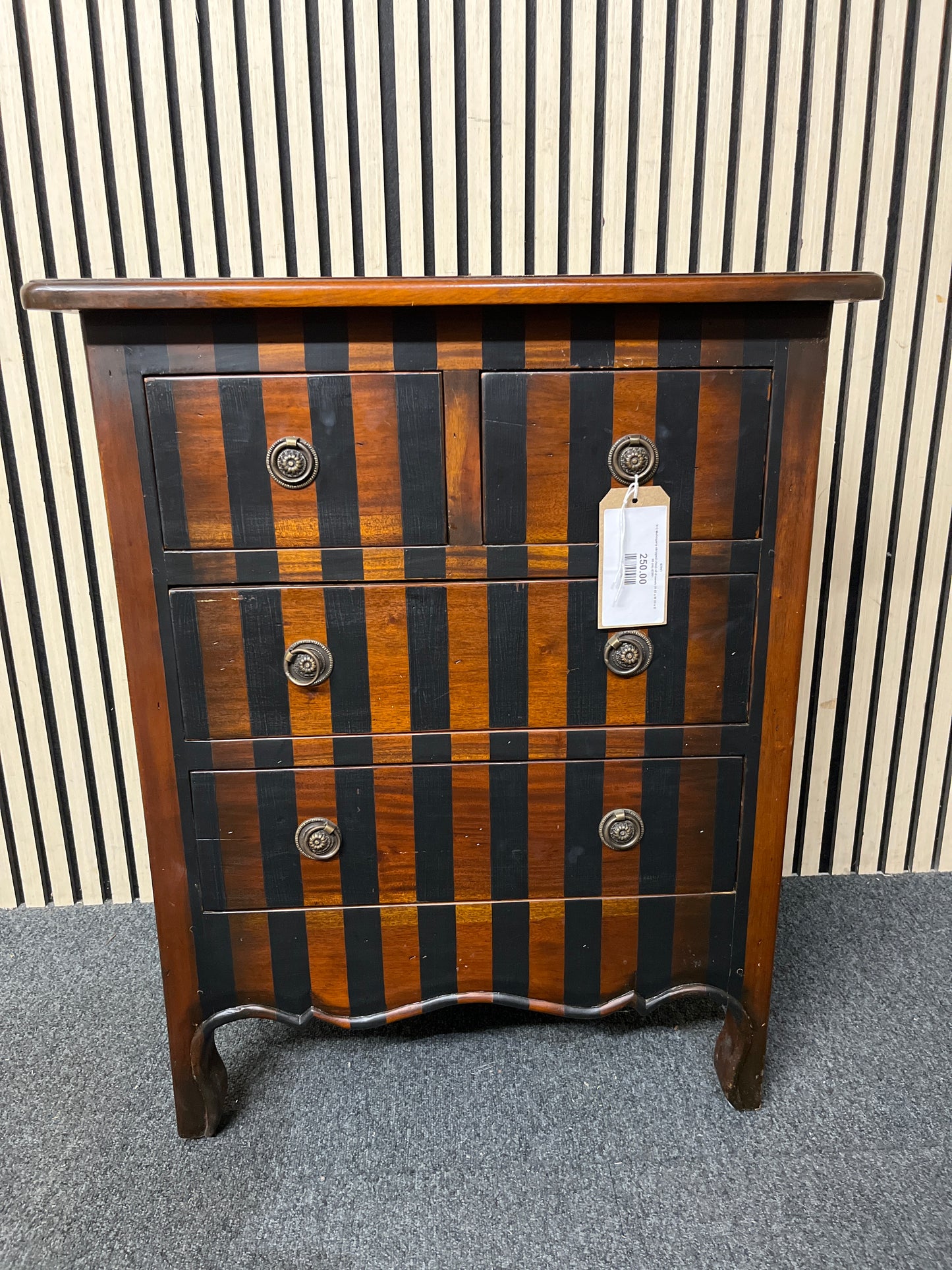 3+2 Mahogany stripped chest of drawers (H 80 x W 80 x D 48 cm) 43991