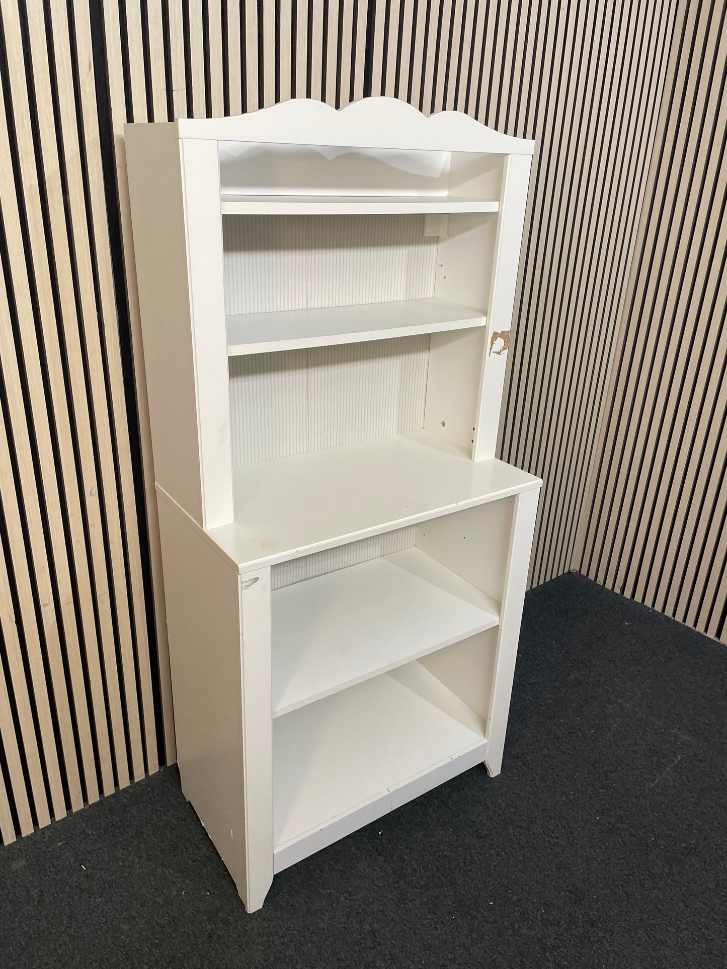 Small white laminate kitchen dresser (H 160 x W 76 x D 41 cm) 1126