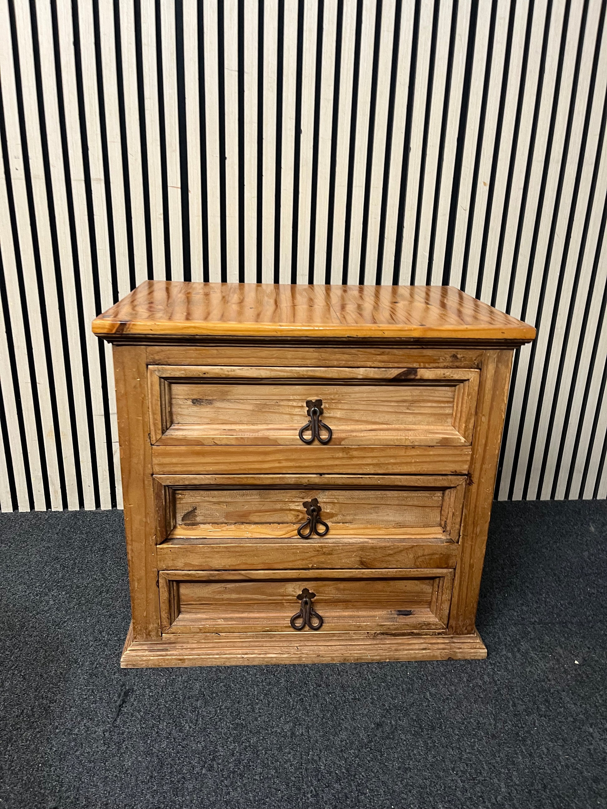 Natural pine low chest of drawers (H 60 x W 64 x D 42 cm) 43956