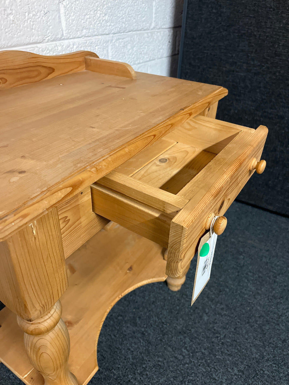 Solid pitch pine 1 drawer lamp table with upstand (H 73 x W 58 x D 38 cm) 2225