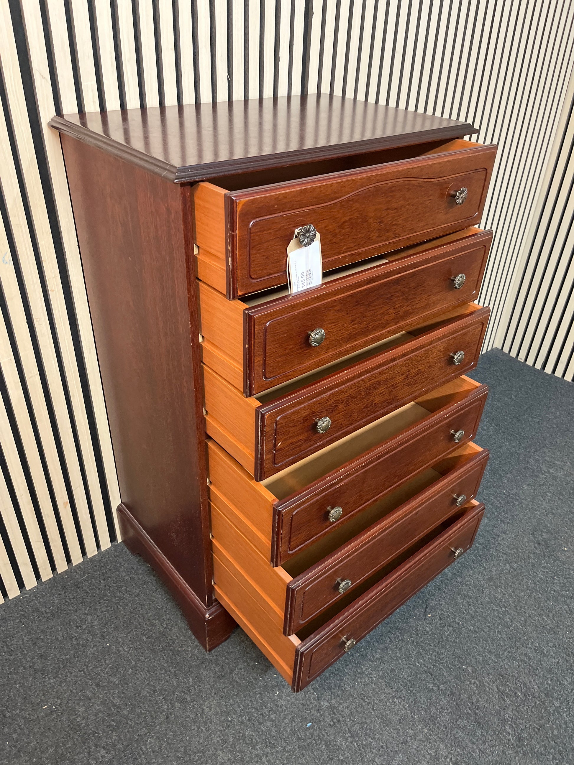 Tall Rossmore mahogany 6 drawer chest (H 108 x W 96 x D 42 cm) 43356