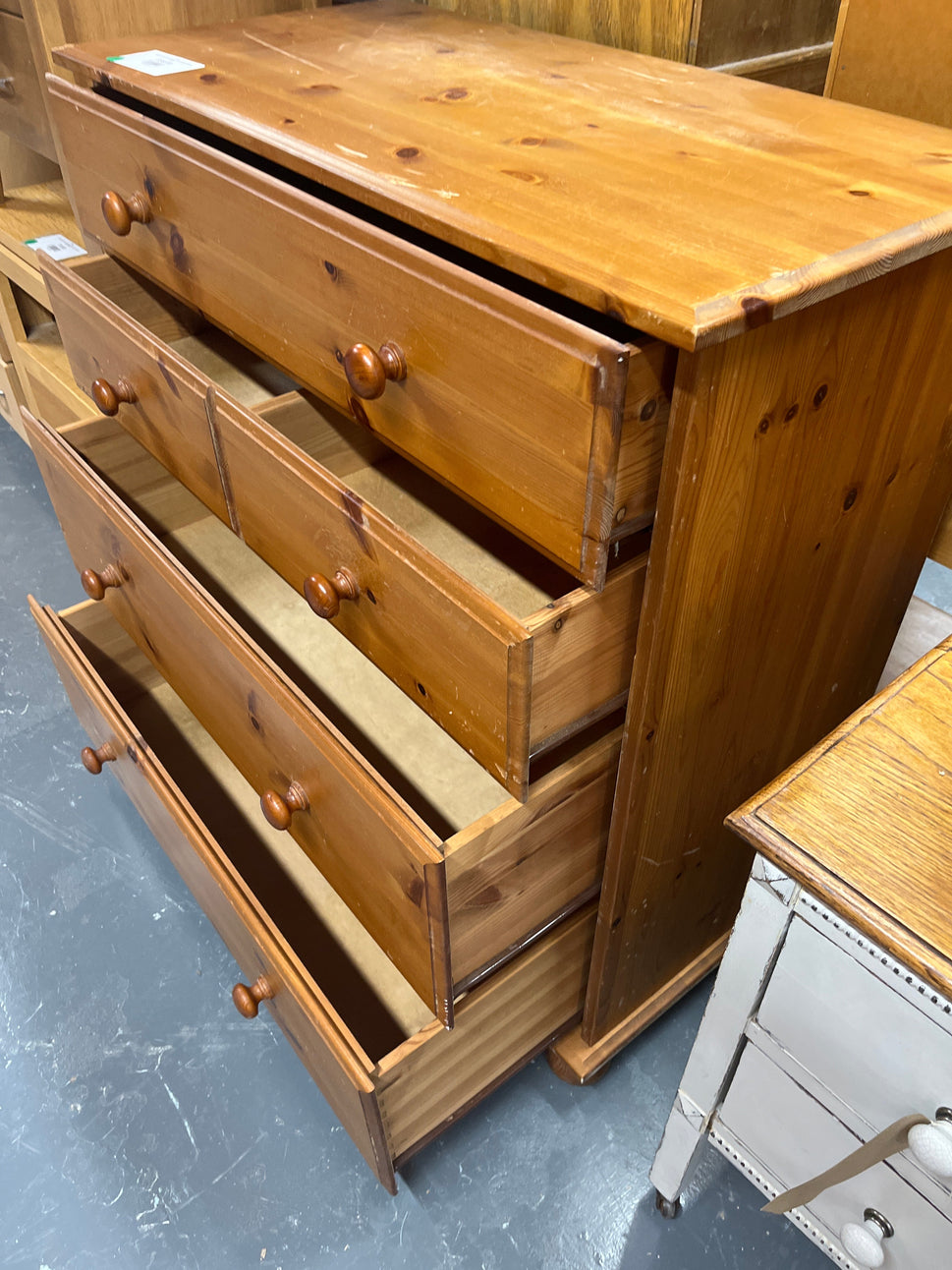 Pine 4 drawer chest of drawers (H 95 x W 90 x D 44 cm) 3225