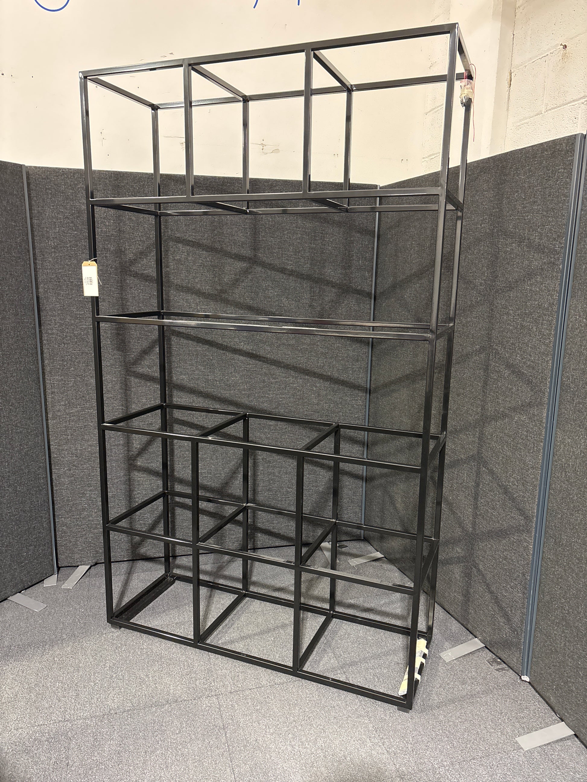 Flux modular shelving