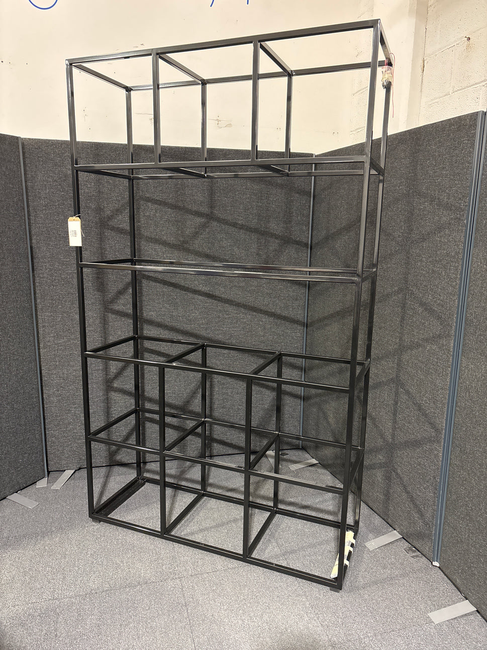 Flux modular shelving