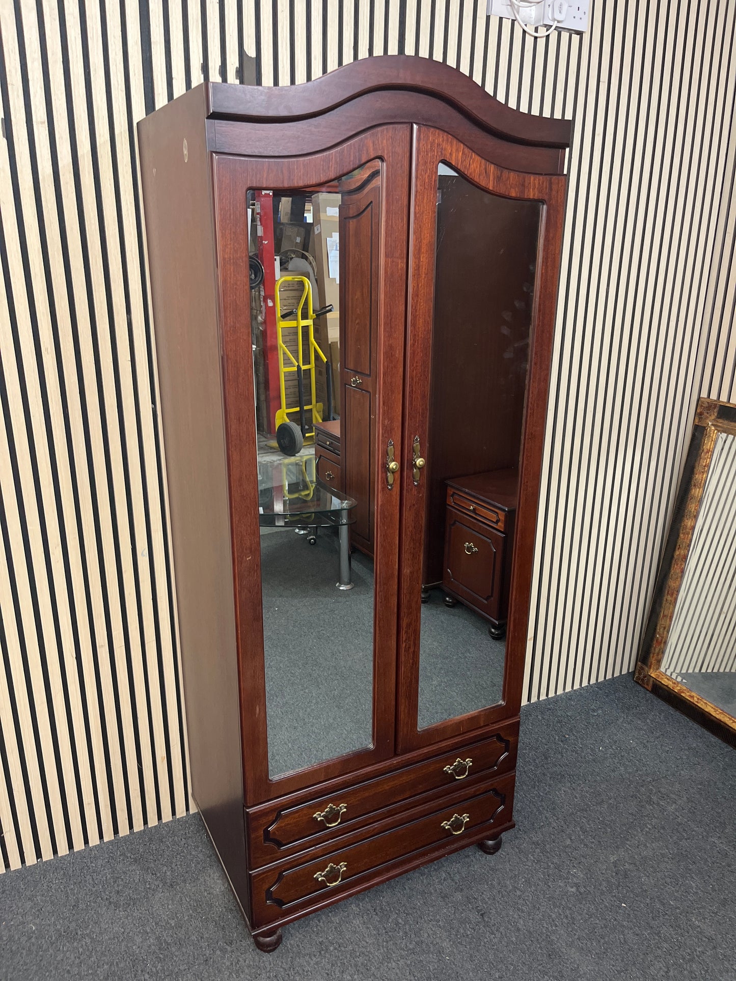 Tall rossmore mahogany 2 door mirrored wardrobe (H 190 x W 74 x D 52 cm) 3126