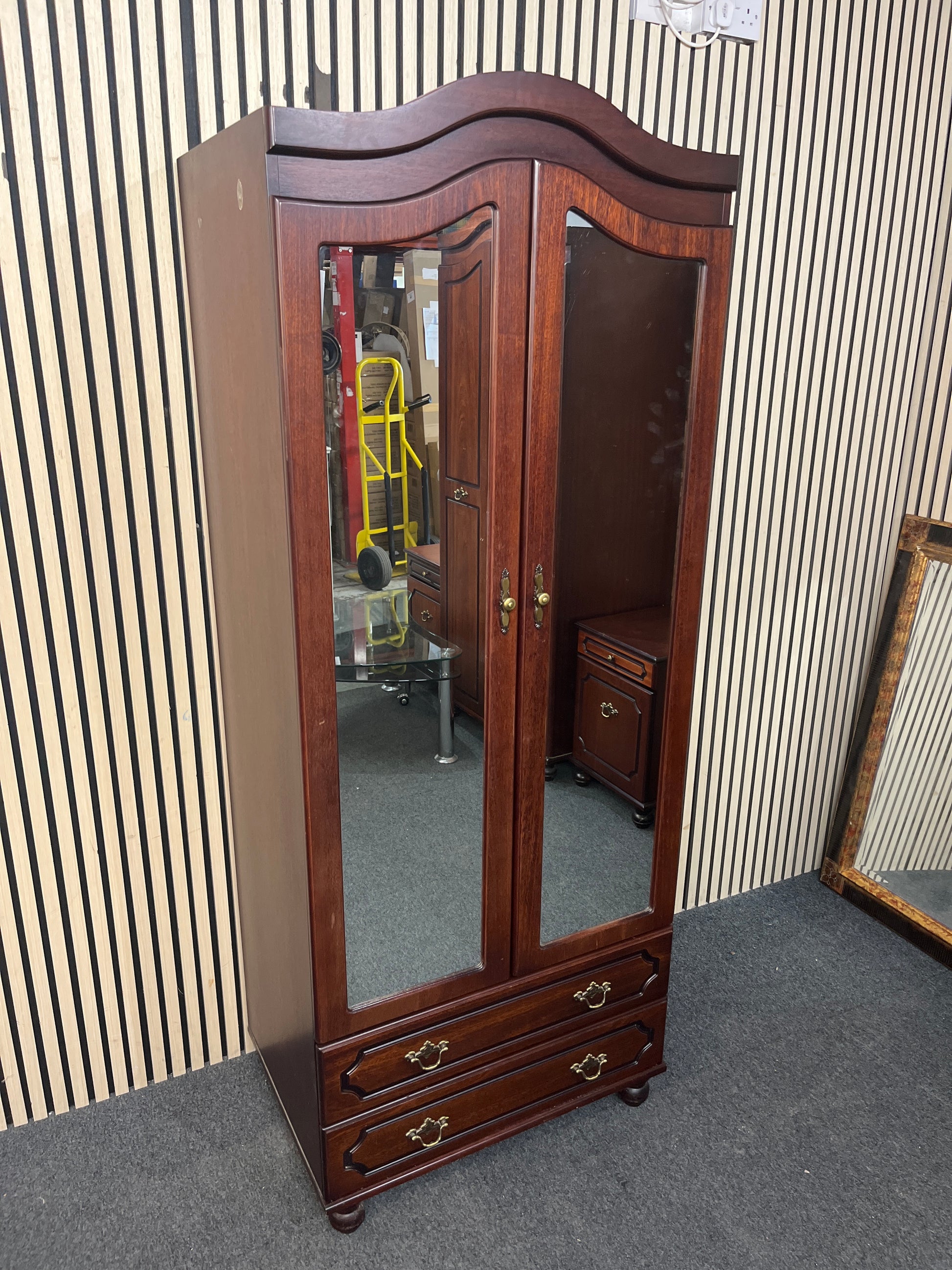Tall rossmore mahogany 2 door mirrored wardrobe (H 190 x W 74 x D 52 cm) 3126