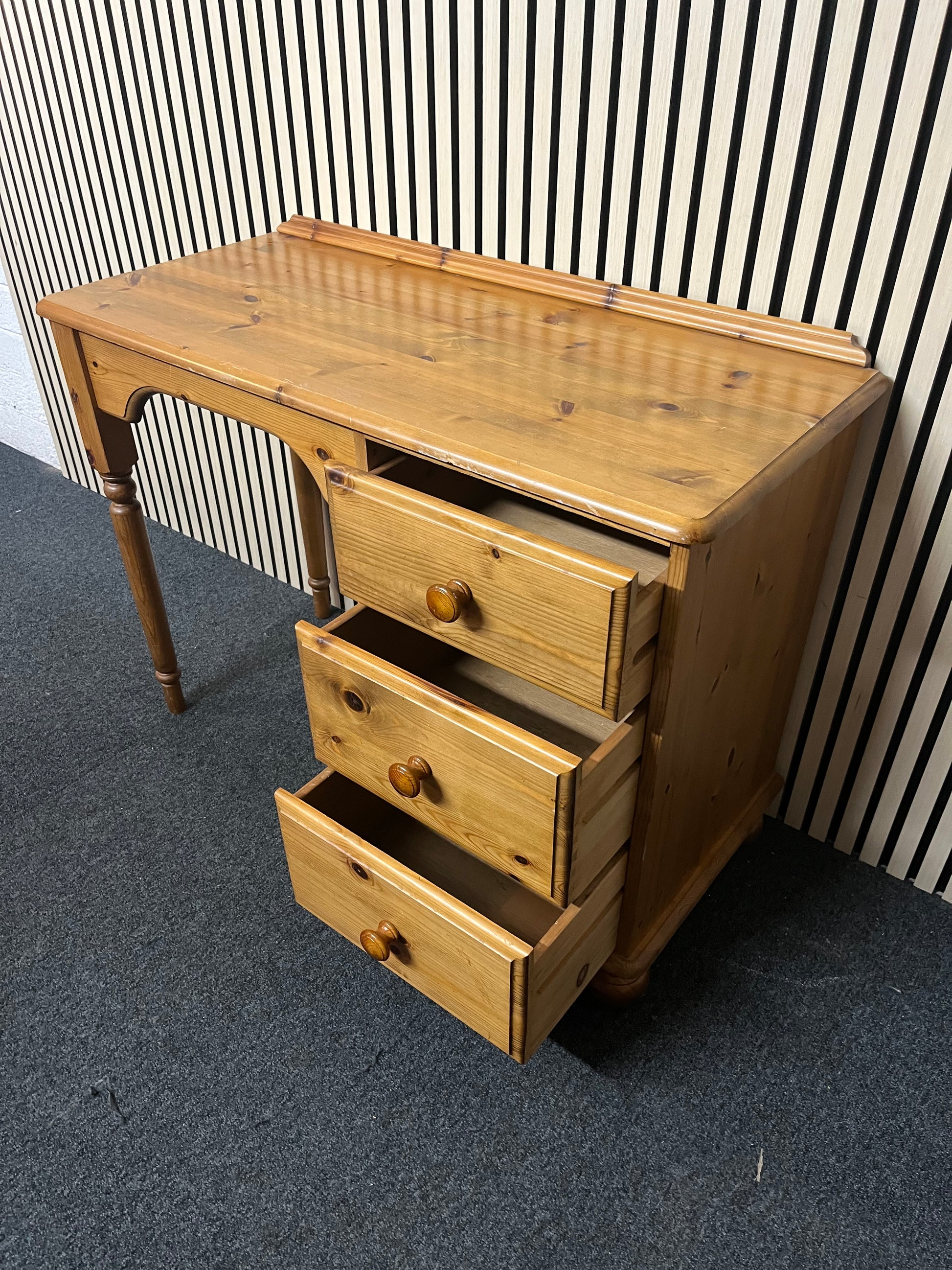 Solid pine 3 drawer desk dresser 2325