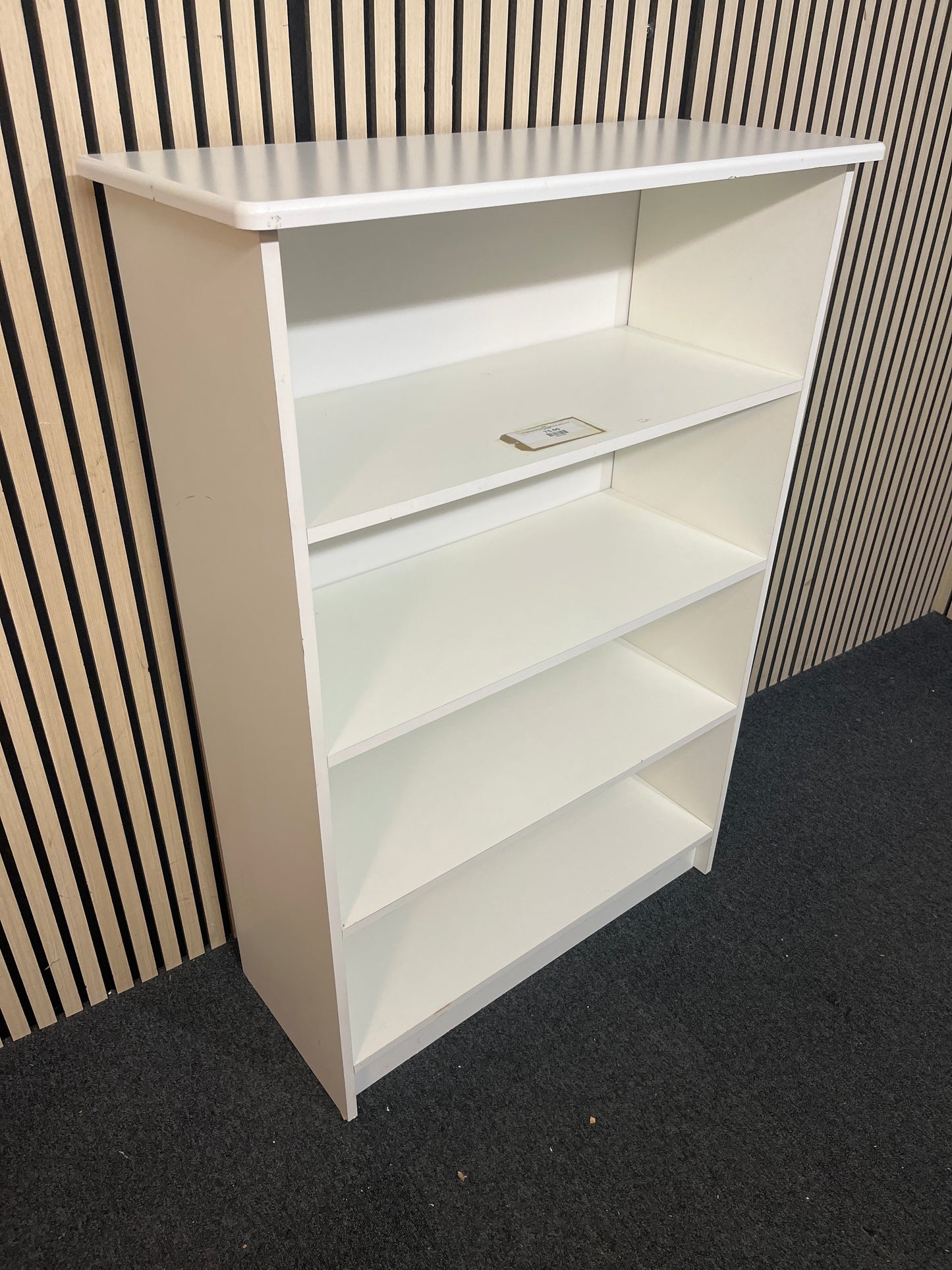 Tall white laminate open bookcase (H 124 x W 85 x D 36 cm) 3126