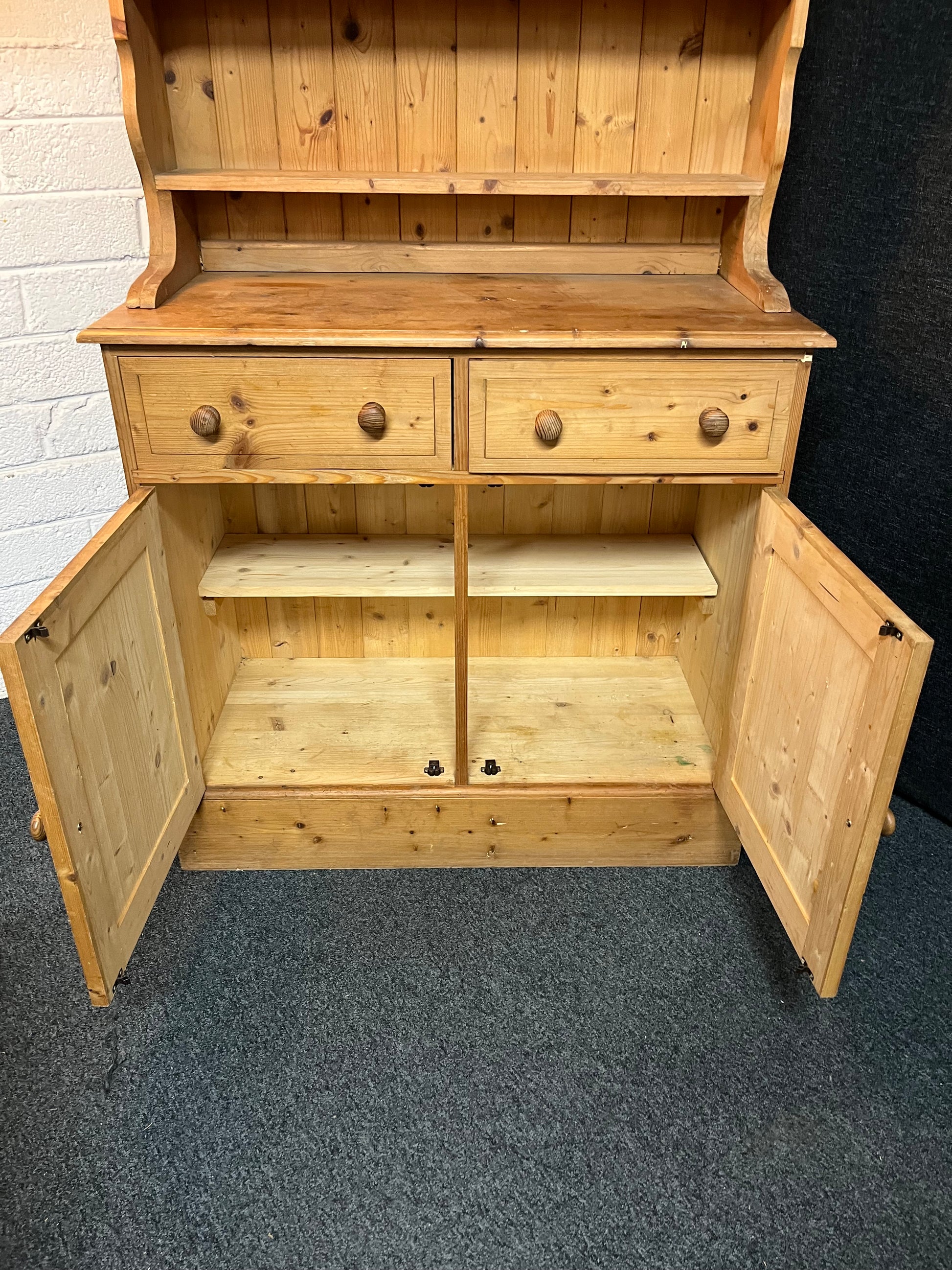 Solid pitch pine kitchen dresser (H 198 x W 91 x D 43 cm) 2225