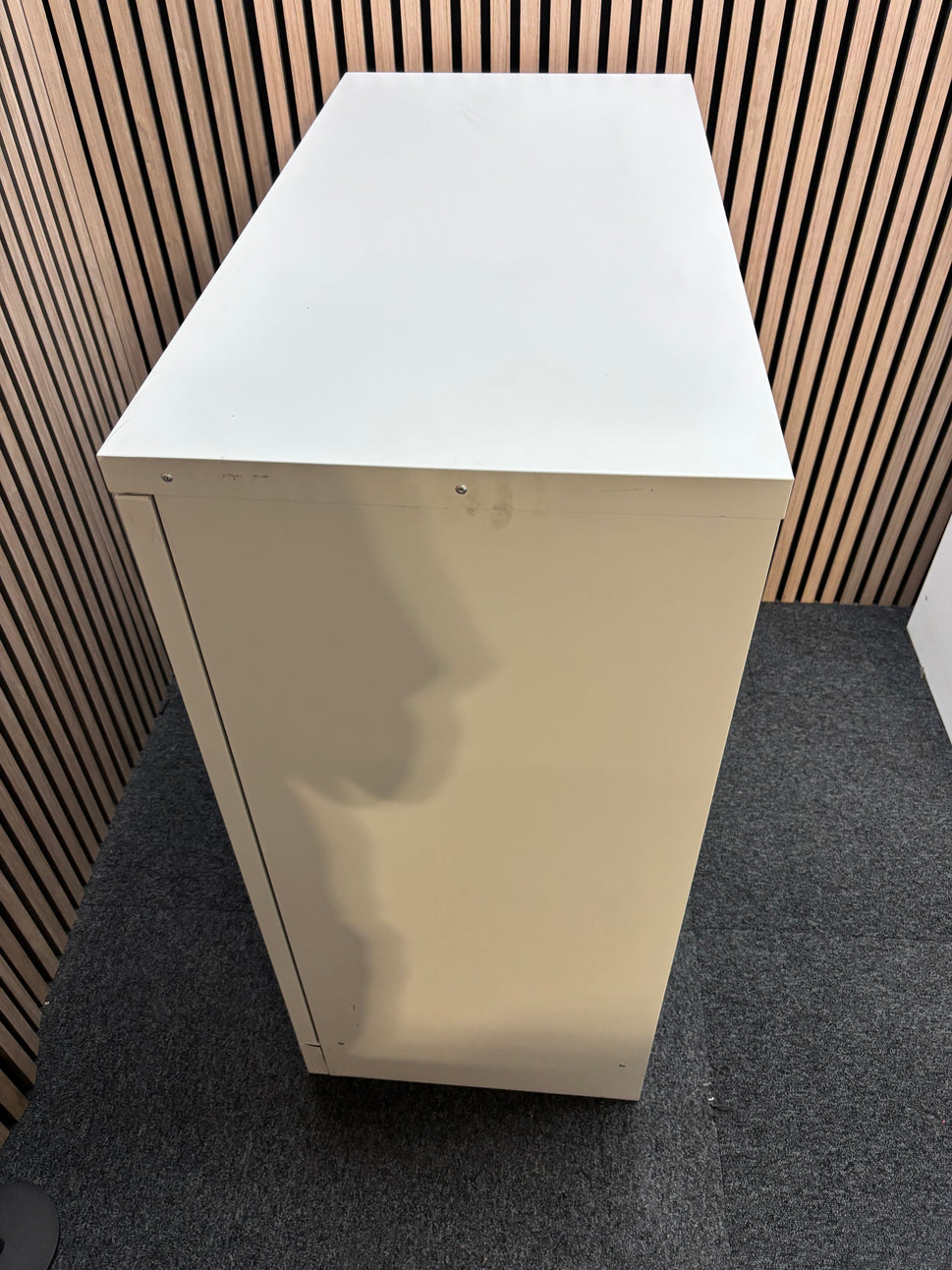 Go low 2 door grey metal storage unit with shelves and key 101Hx91Wx45D
