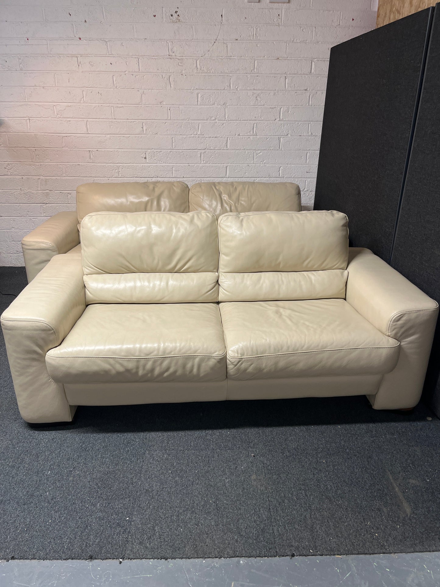 3+2 Cream leather sofa suite 3225