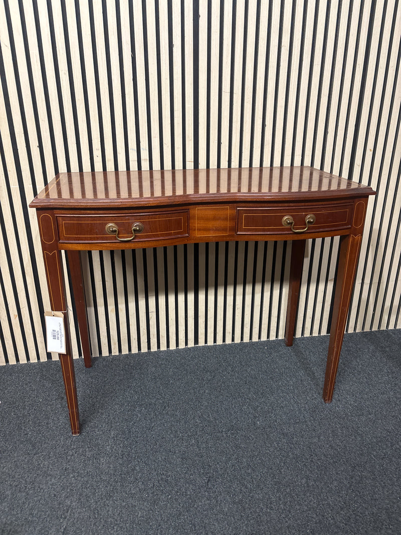Classic mahogany hall table with serpentine front and inlay detail, height 75 cm, width 90 cm, depth 46 cm  44728