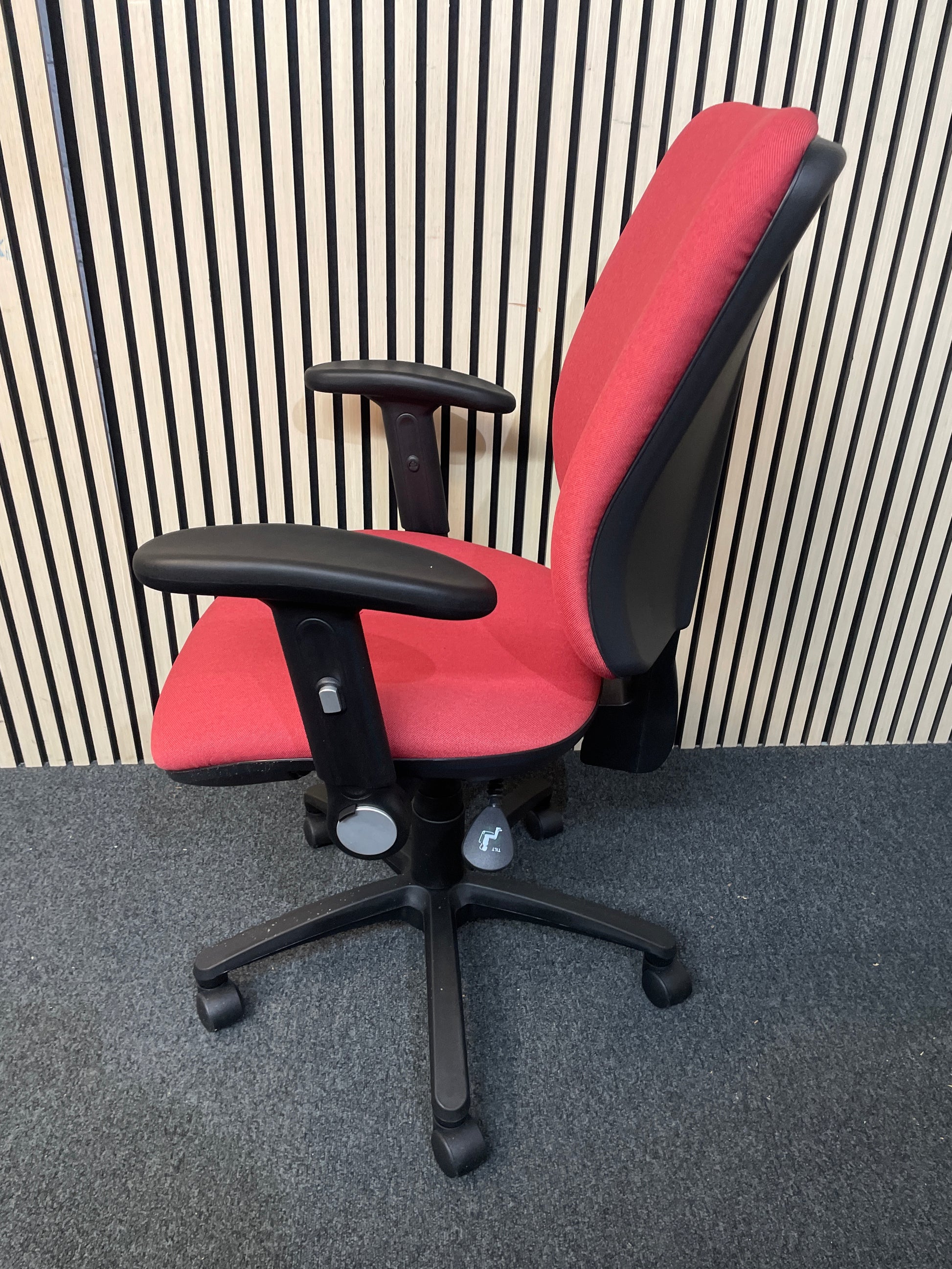 JOTA 2 lever High back swivel chair with height adjustable arms - PASTEL RED