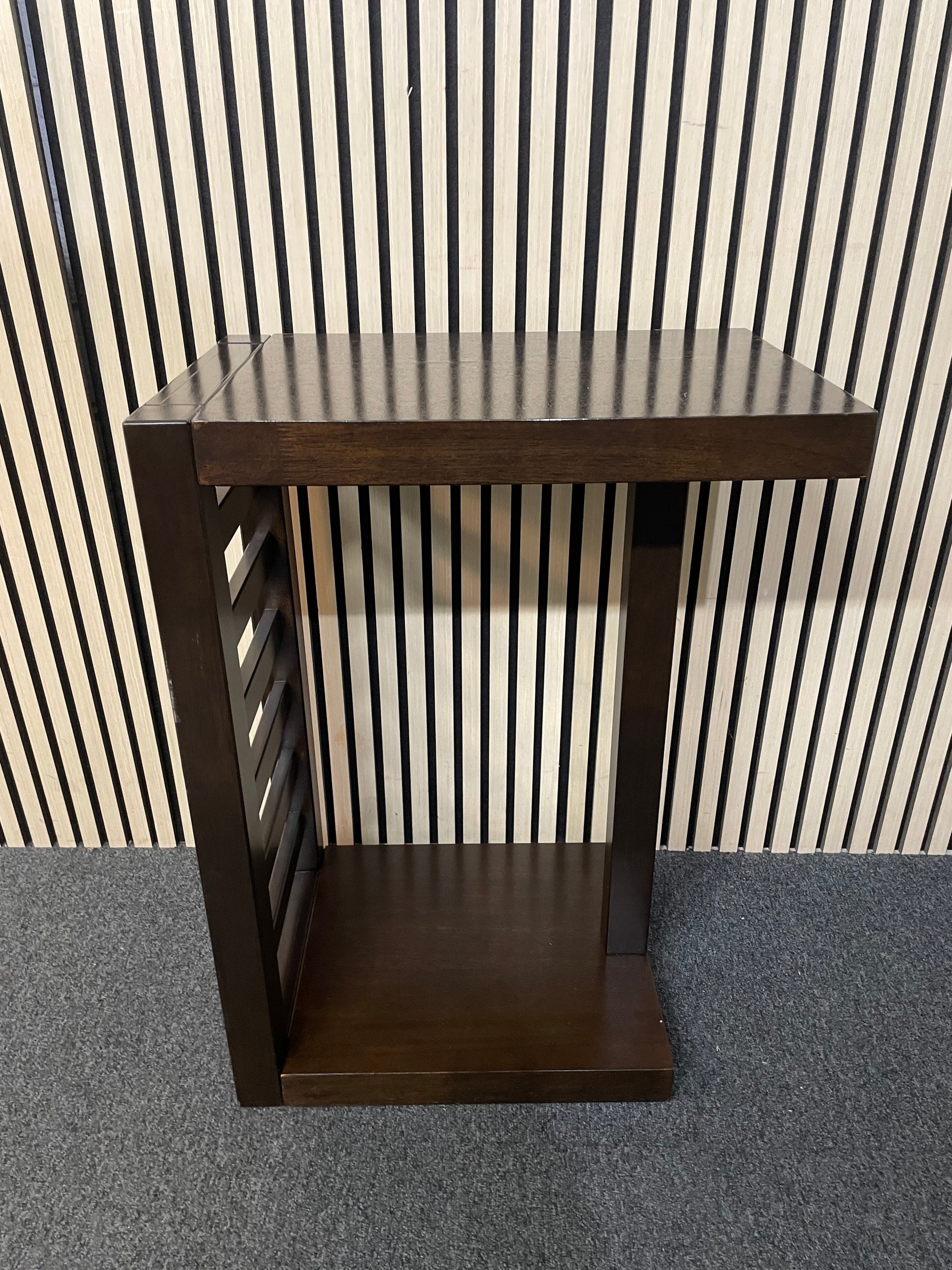 Modern darkwood box style lamp table (H 54 x W 40 x 34 cm) 4225