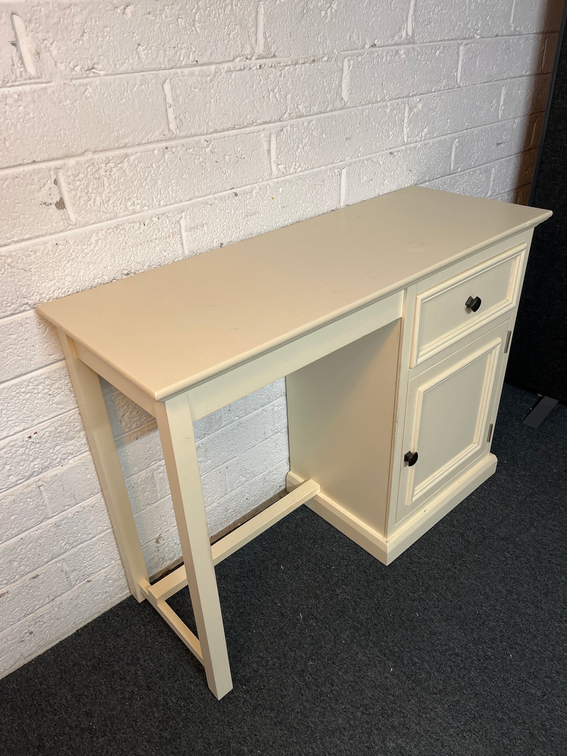 White painted 1 door 1 drawer console dressing table (H  82 x W 110 x D 40 cm 2225