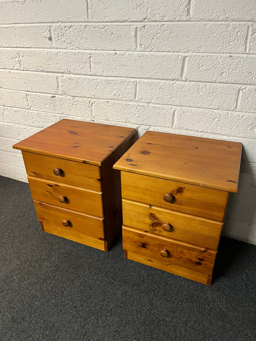 Solid pine 3 drawer bedside locker  1225