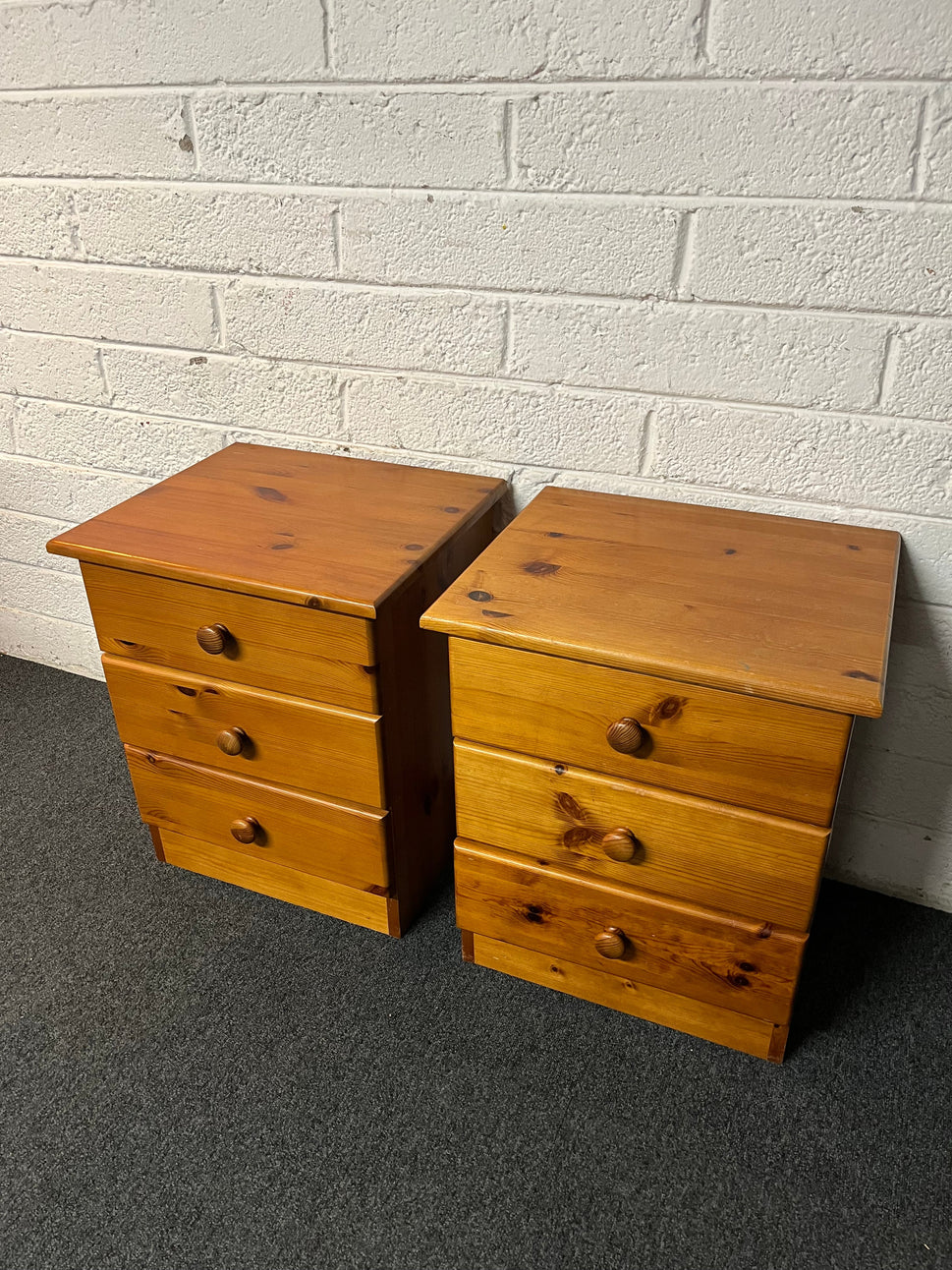 Solid pine 3 drawer bedside locker  1225