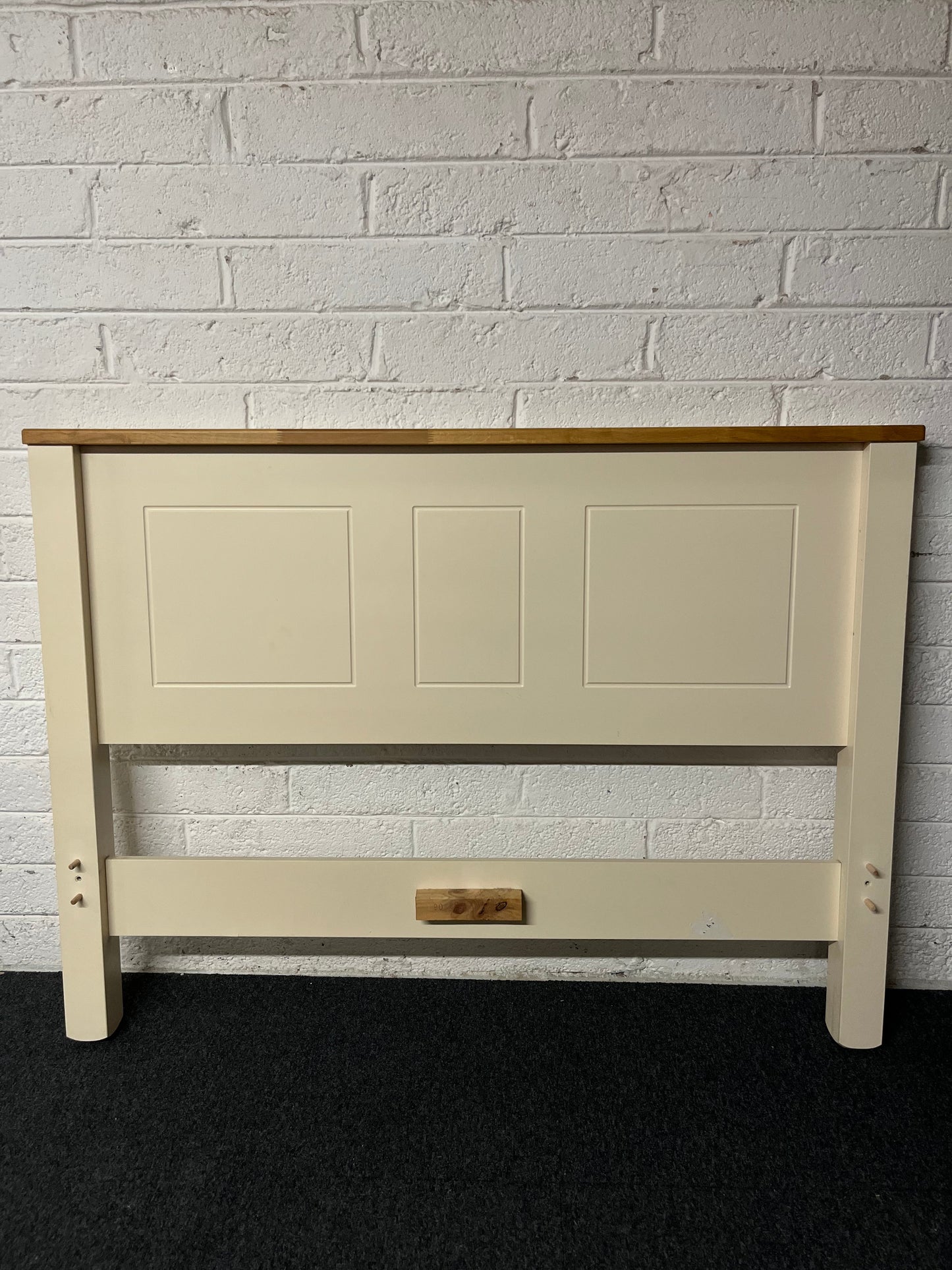 4ft 6 cream and oak high end bed frame  1225