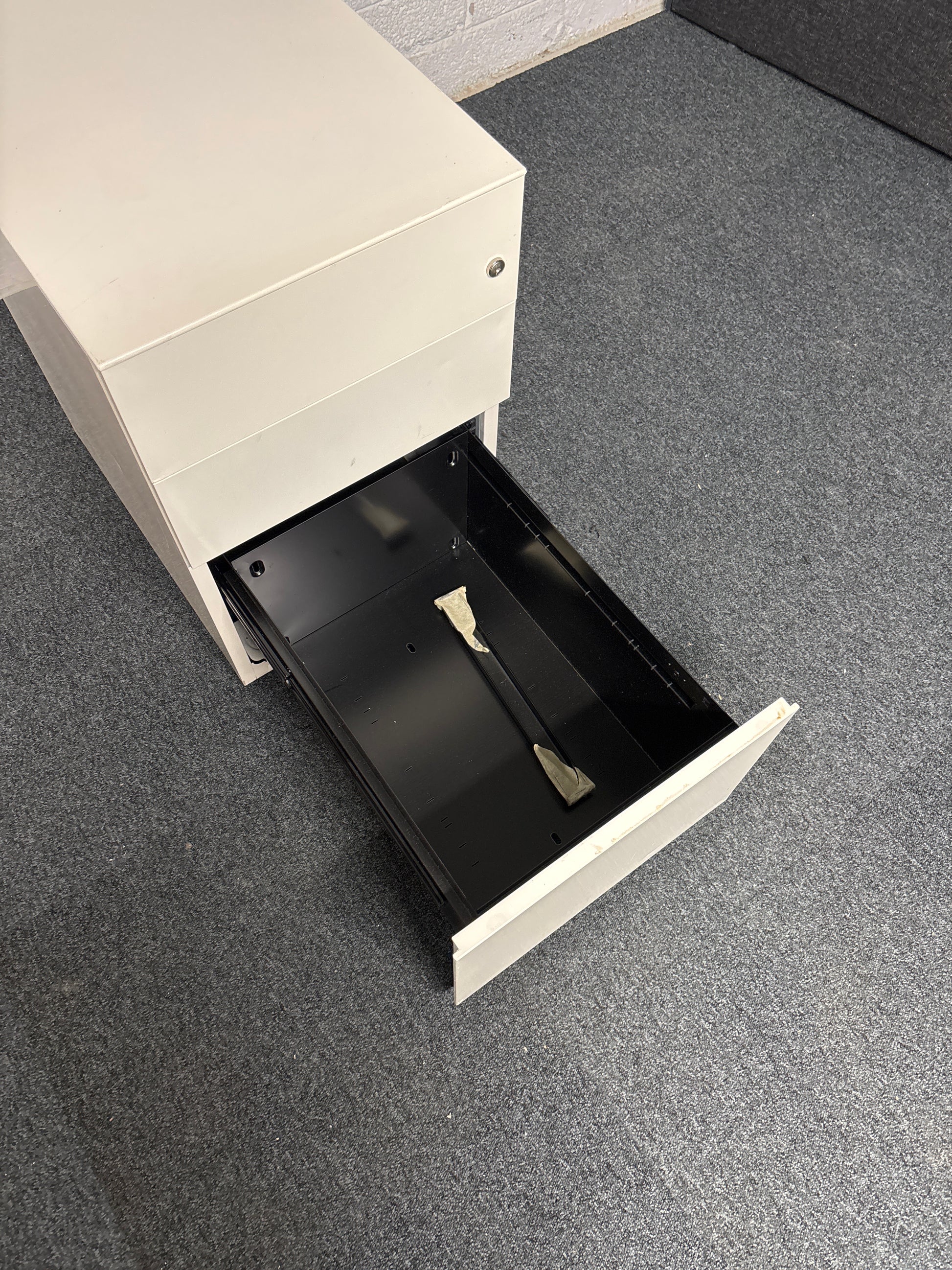 Ex Demo white mobile under desk pedestal