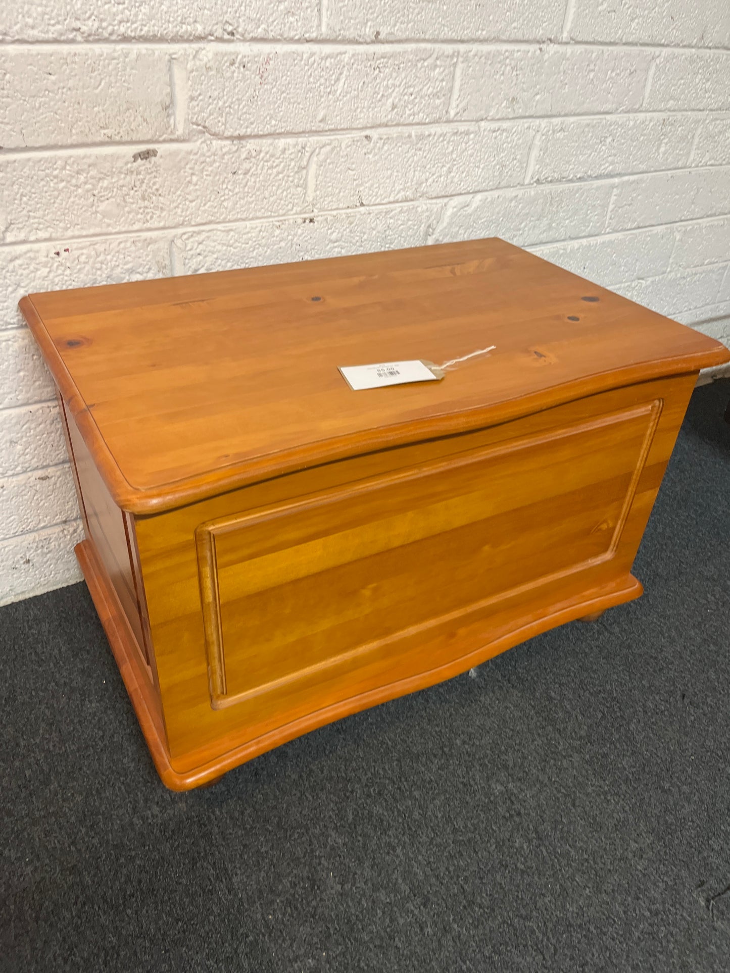 Pine top open blanket box  3225